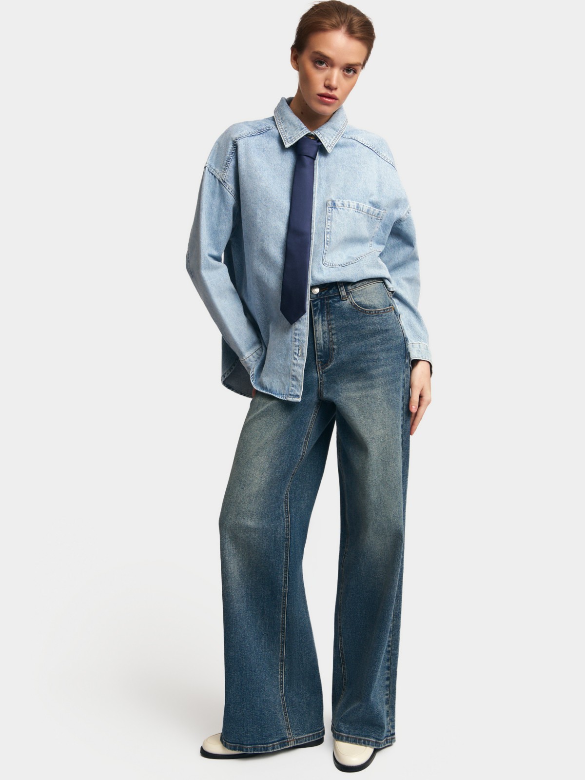 Джинсы силуэта Wide