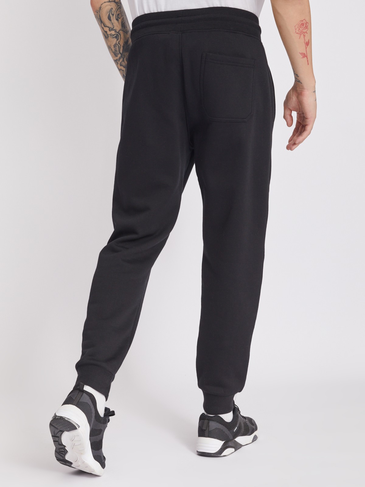 Утеплённые трикотажные брюки-джоггеры в спортивном стиле zolla 213337675022, цвет черный, размер M - фото 5