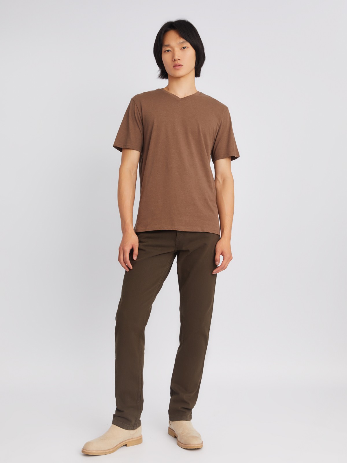 Трикотажная футболка с треугольным вырезом