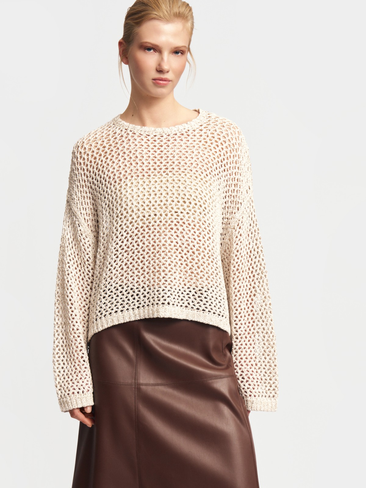 Вязаный джемпер-сетка с пайетками