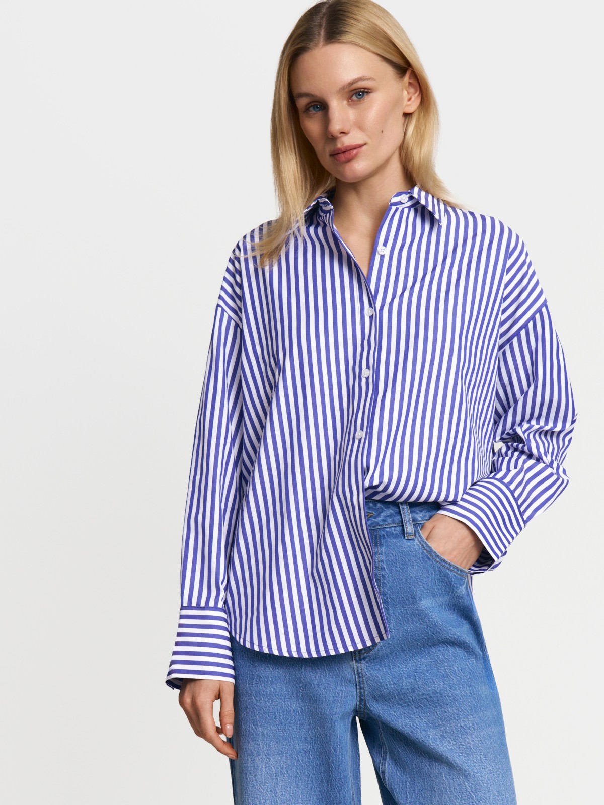 Рубашка оверсайз силуэта с узором в полоску