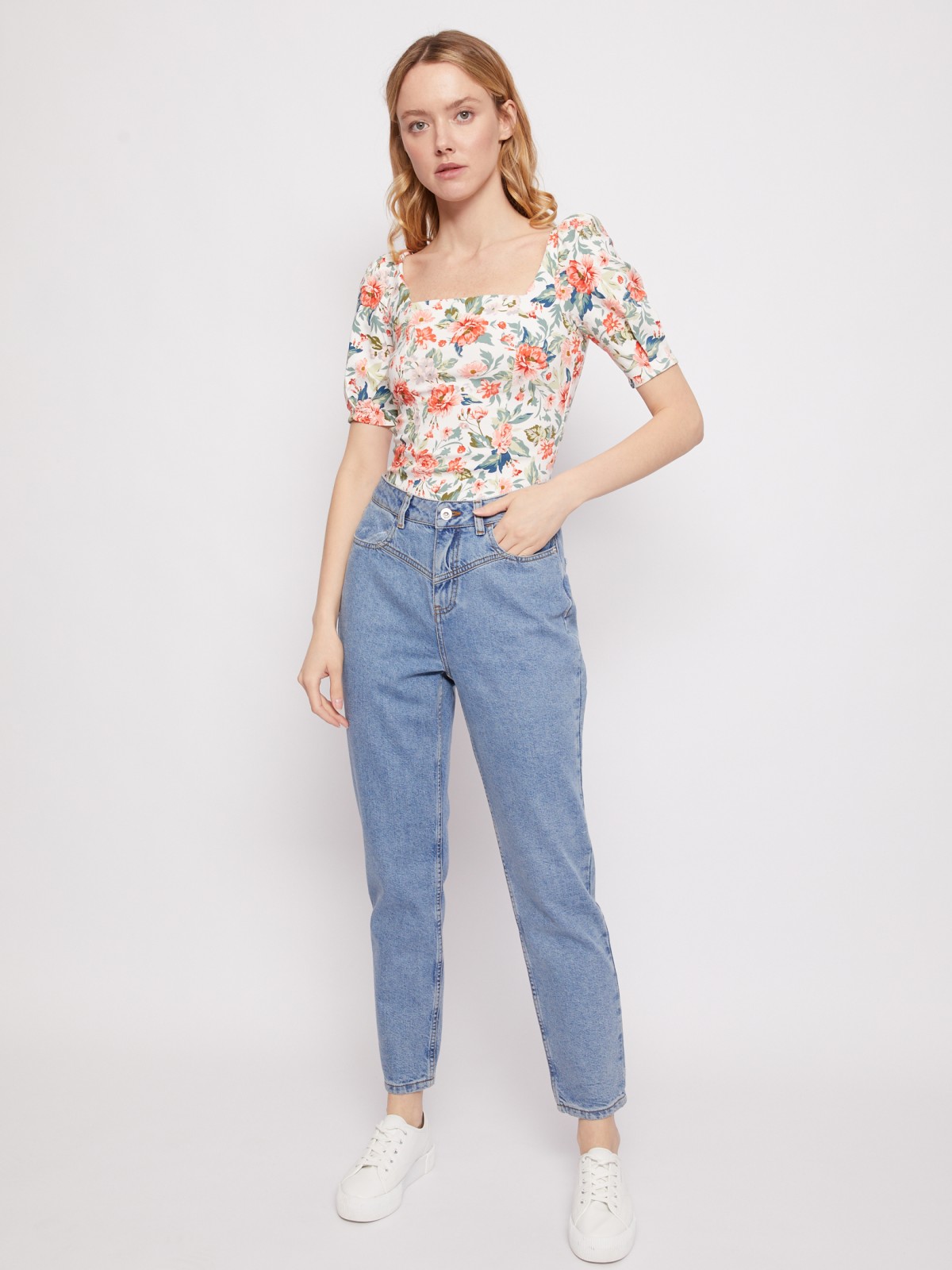 Джинсы силуэта Mom Fit с кокеткой
