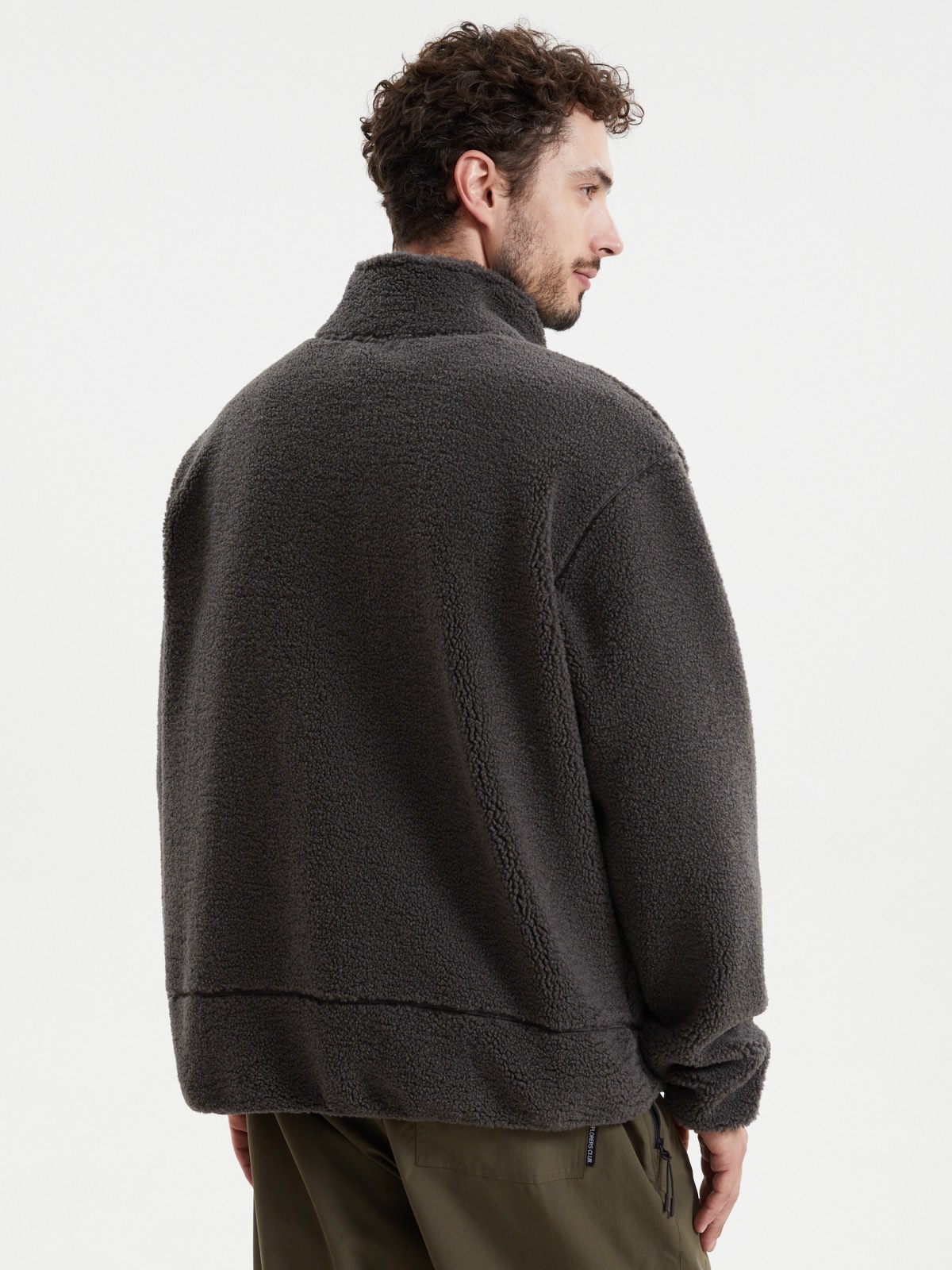 Толстовка из экомеха на молнии с воротником