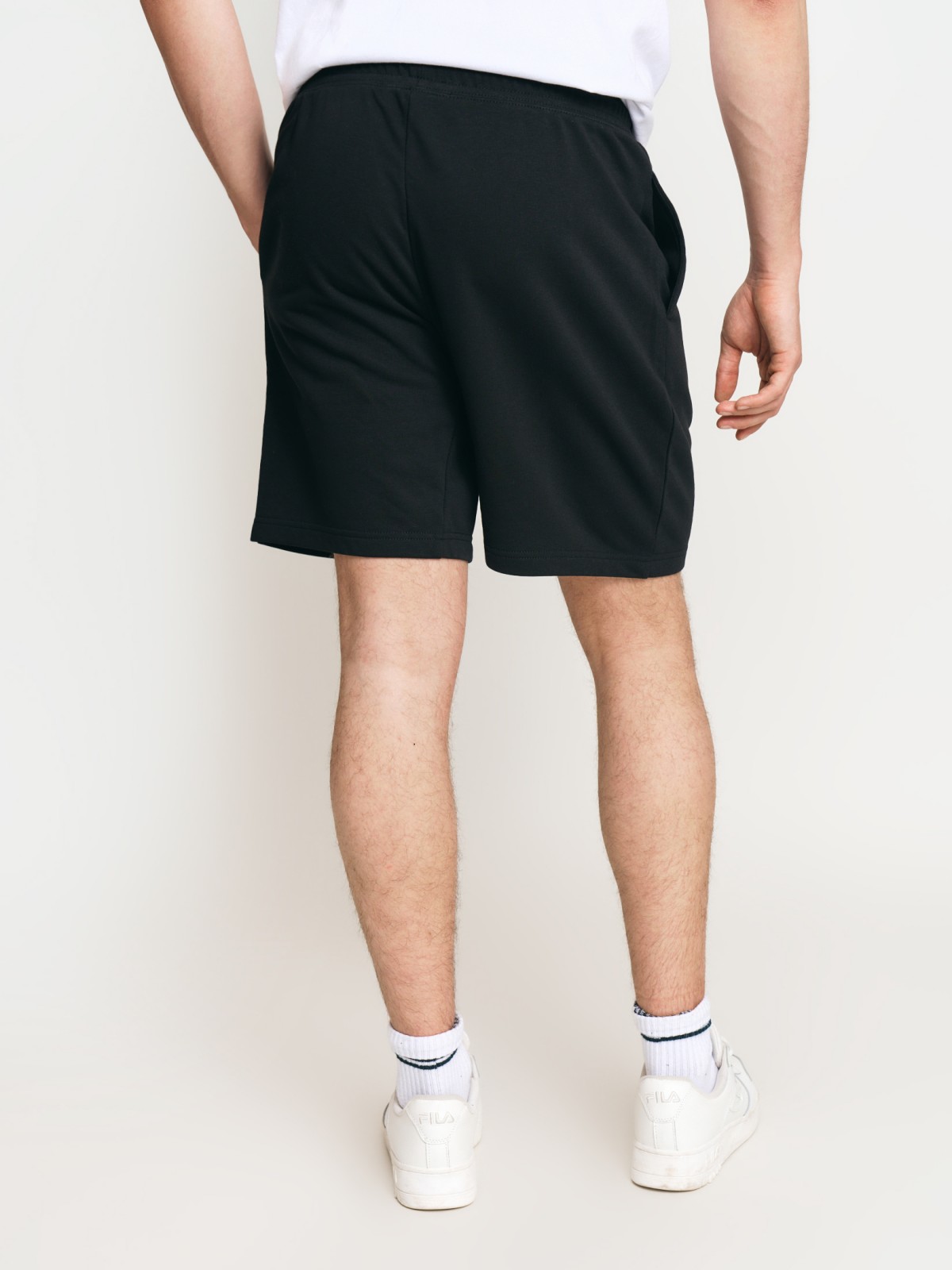 Трикотажные шорты на резинке