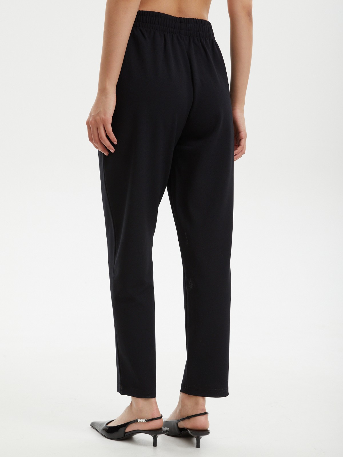 Брюки на резинке с карманами