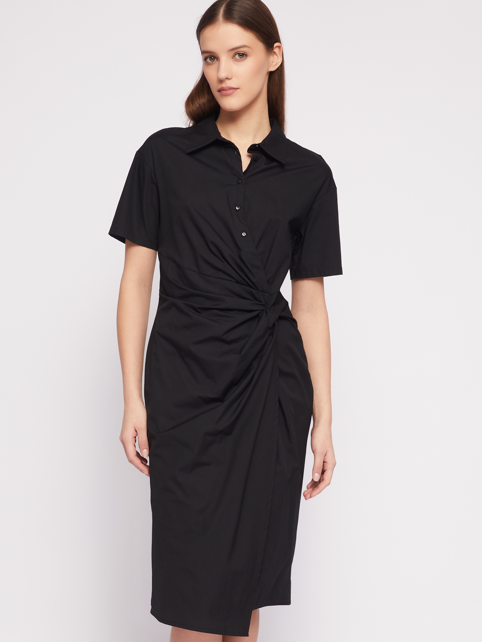 Платье-рубашка из хлопка с драпировкой и запахом zolla черного цвета