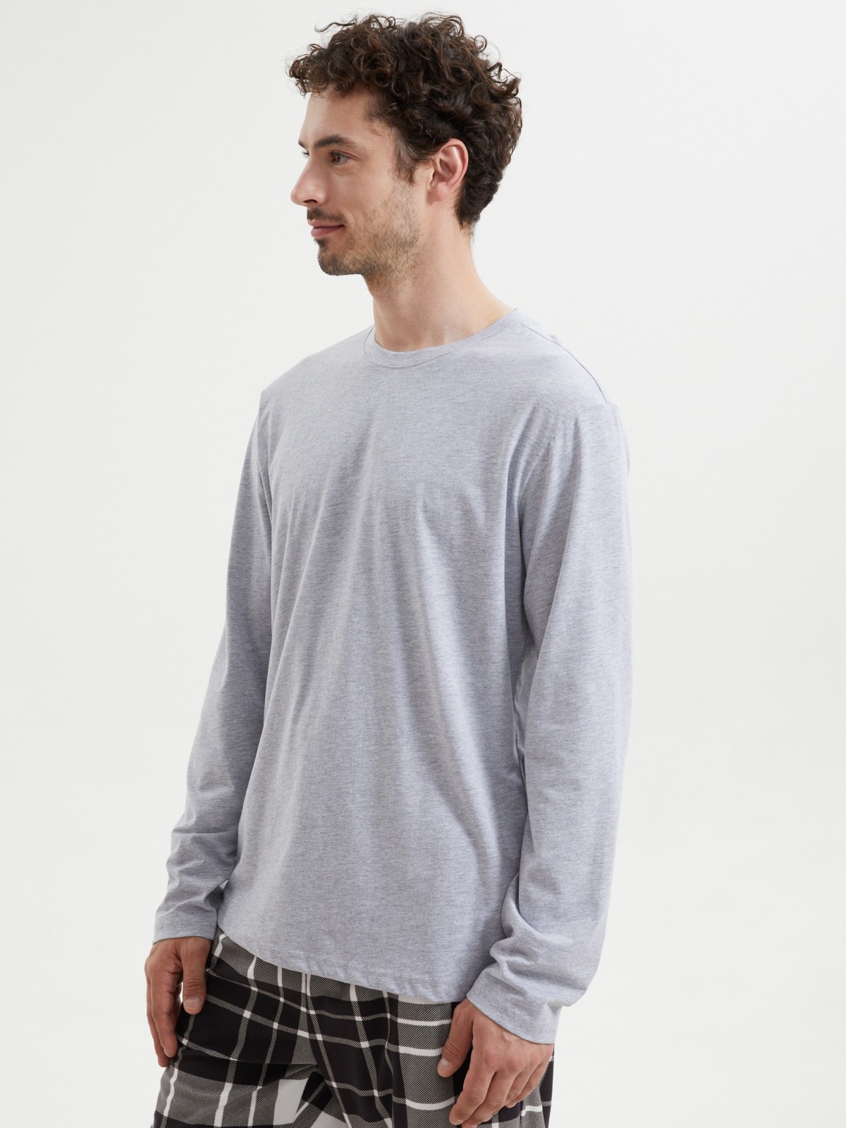 Тонкий трикотажный лонгслив