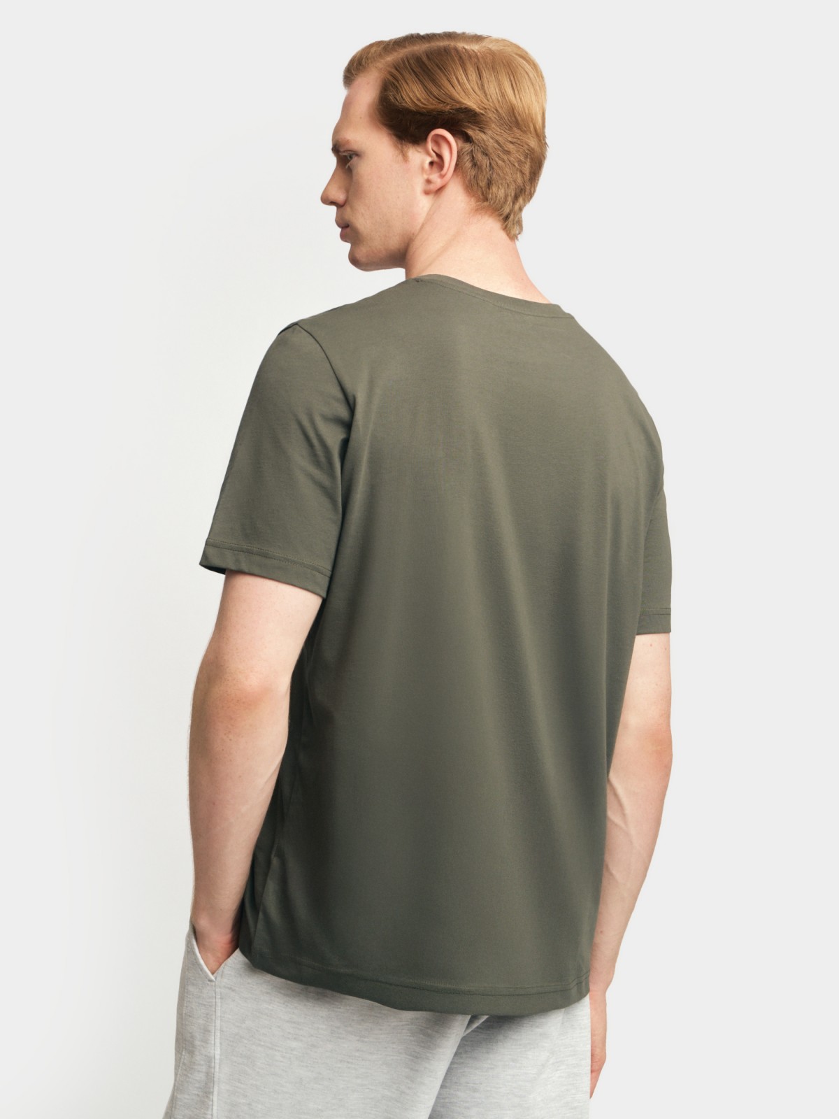 Однотонная футболка из хлопка