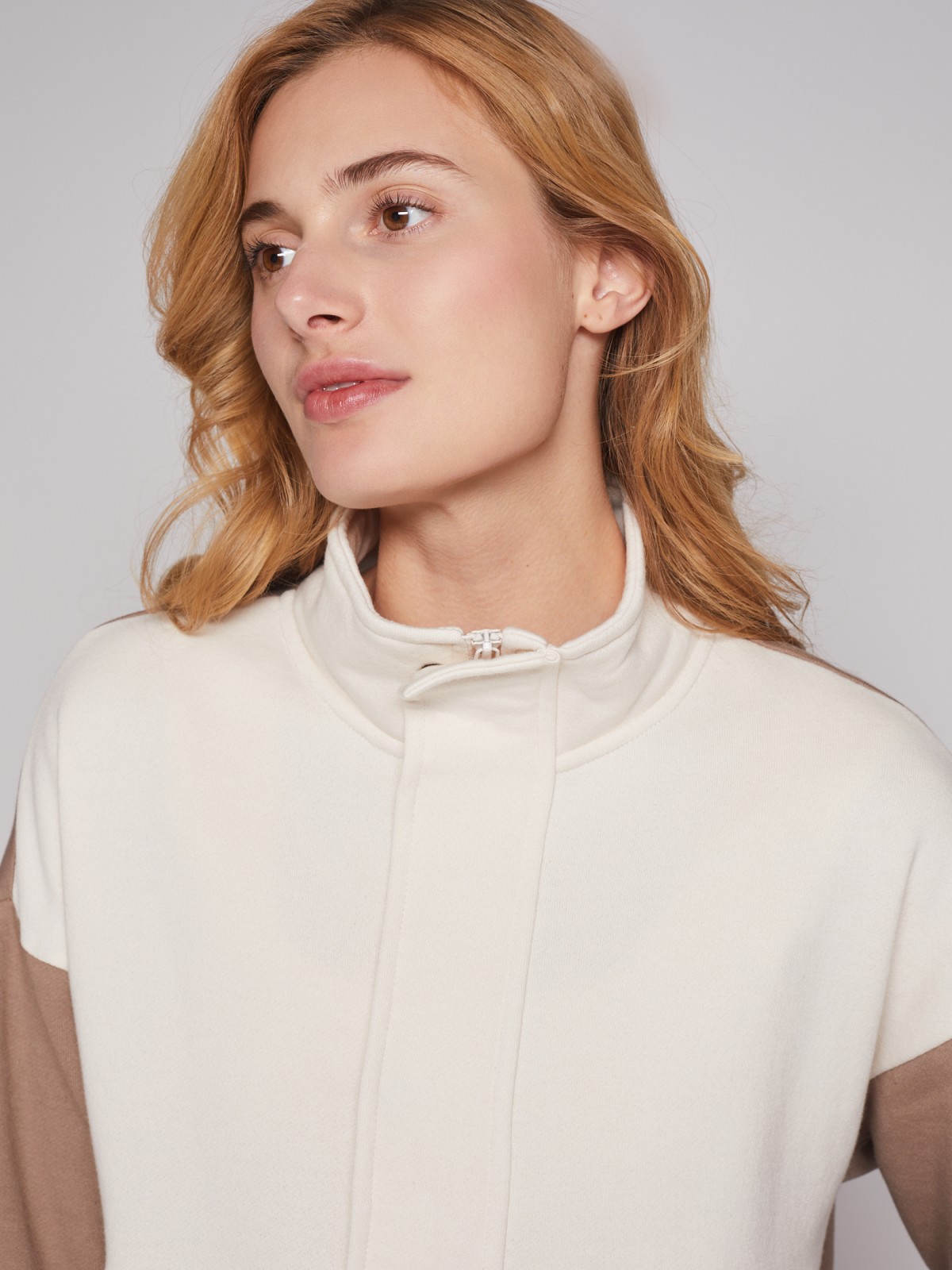 Утеплённая толстовка-анорак с воротником-стойкой