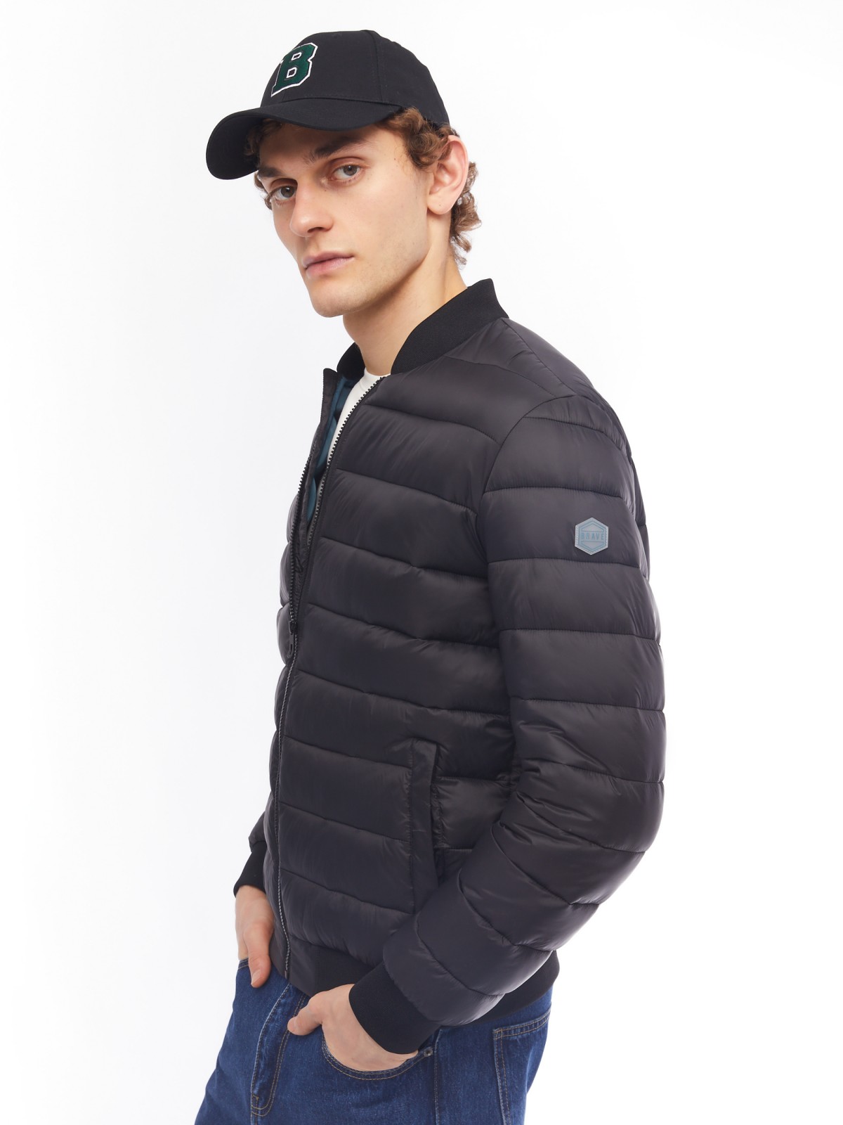 Лёгкая утеплённая куртка-бомбер с воротником-стойкой zolla 014125102094, цвет черный, размер S - фото 1