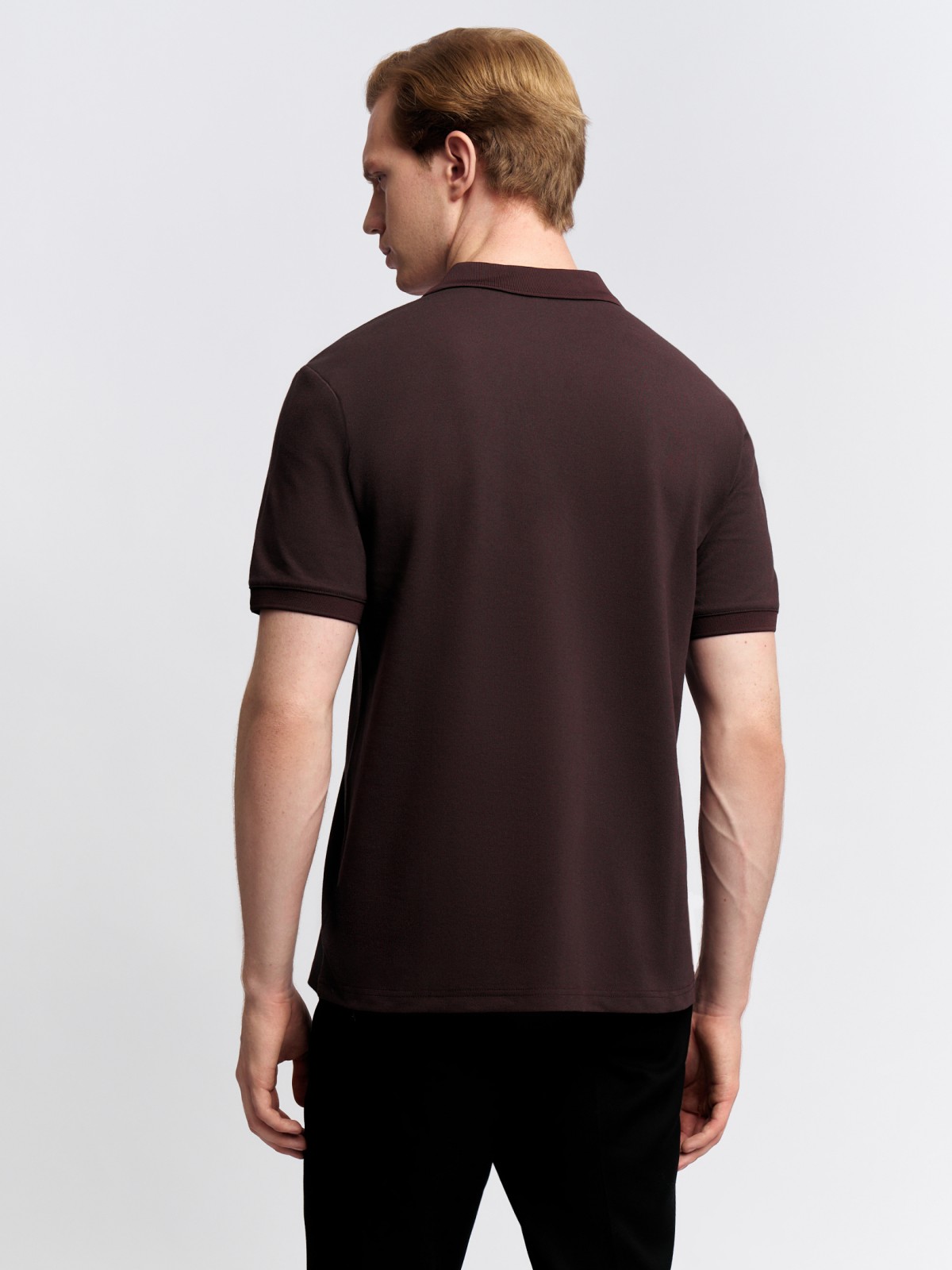 Футболка поло с вырезом