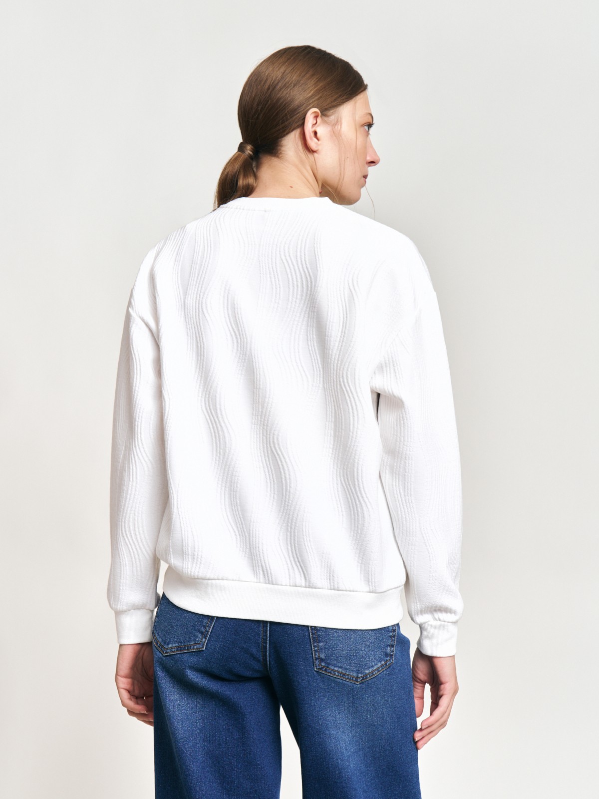 Трикотажный свитшот с фактурным узором