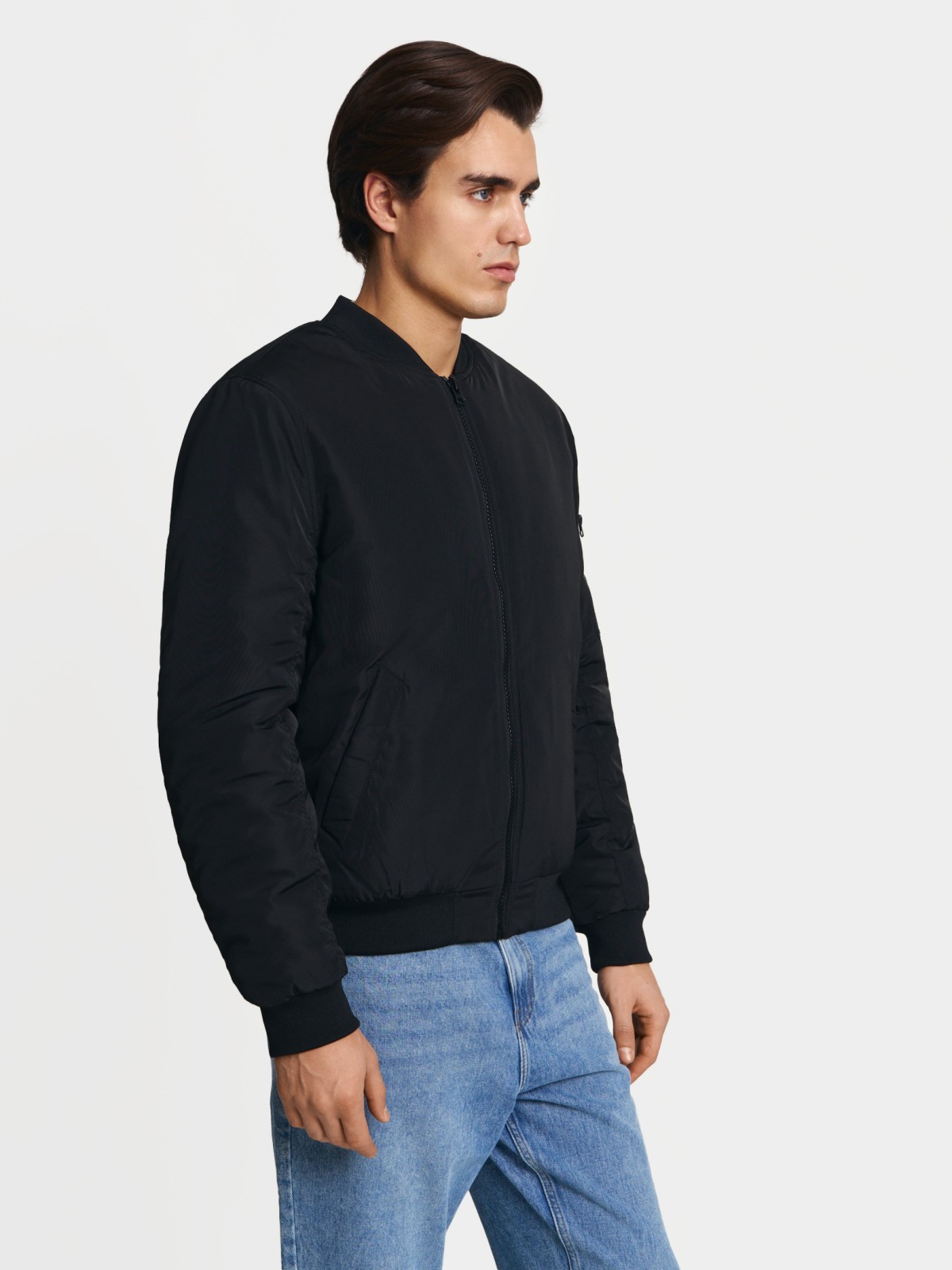 Утеплённая куртка-бомбер с воротником-стойкой