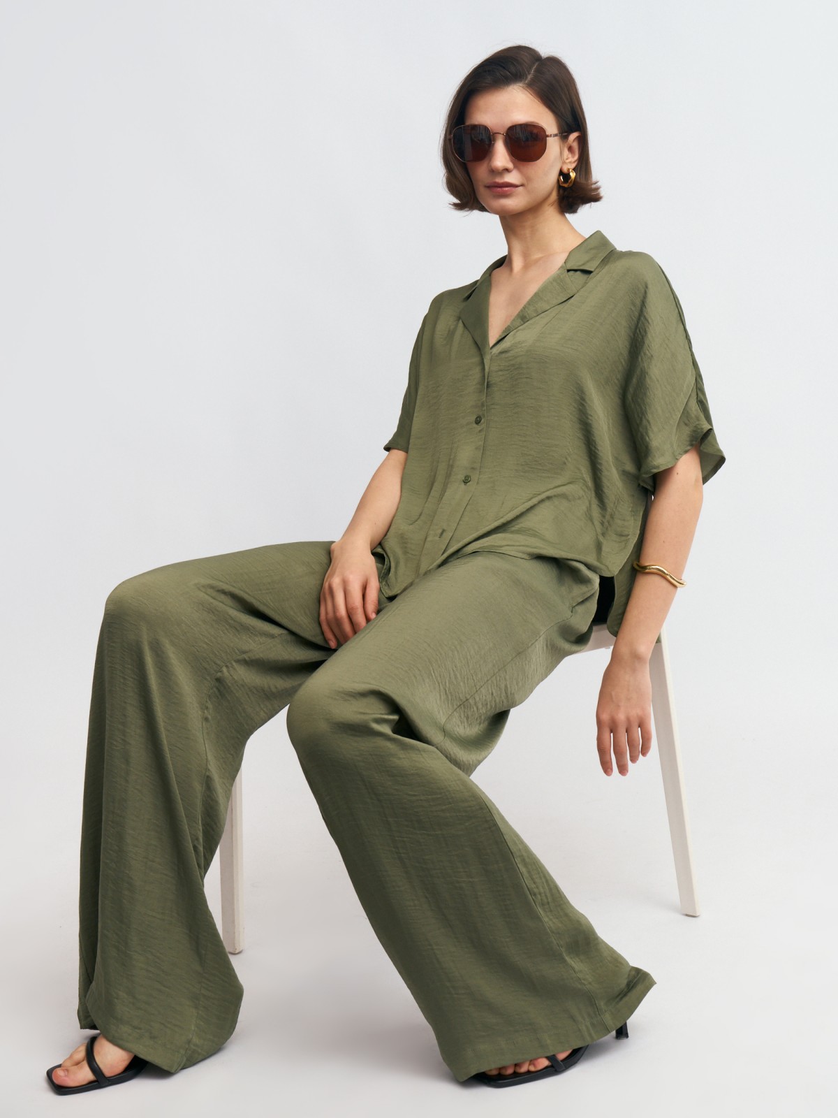 Прямые брюки на резинке