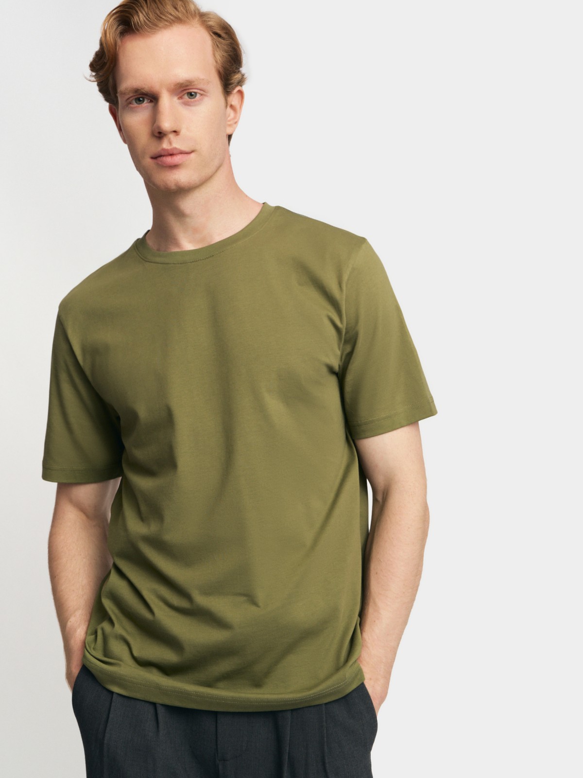 Однотонная футболка из хлопка