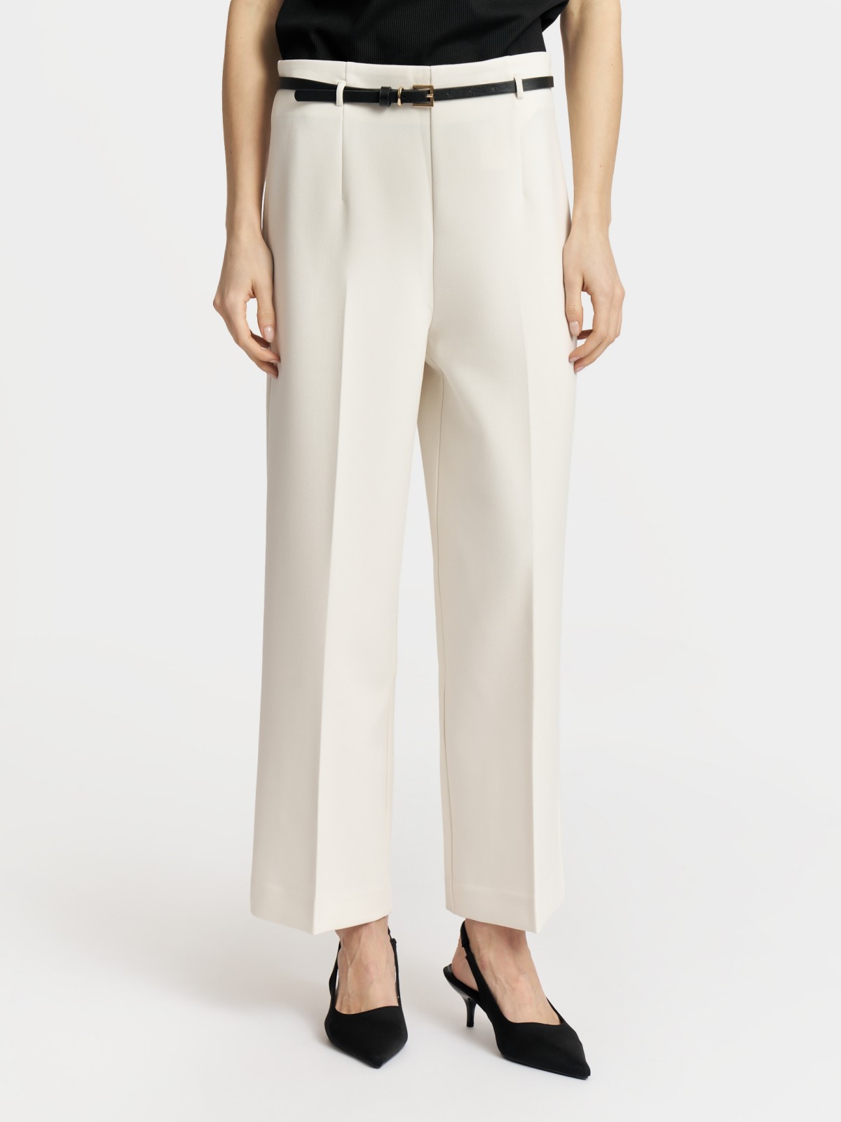 Прямые брюки со стрелками и ремнём