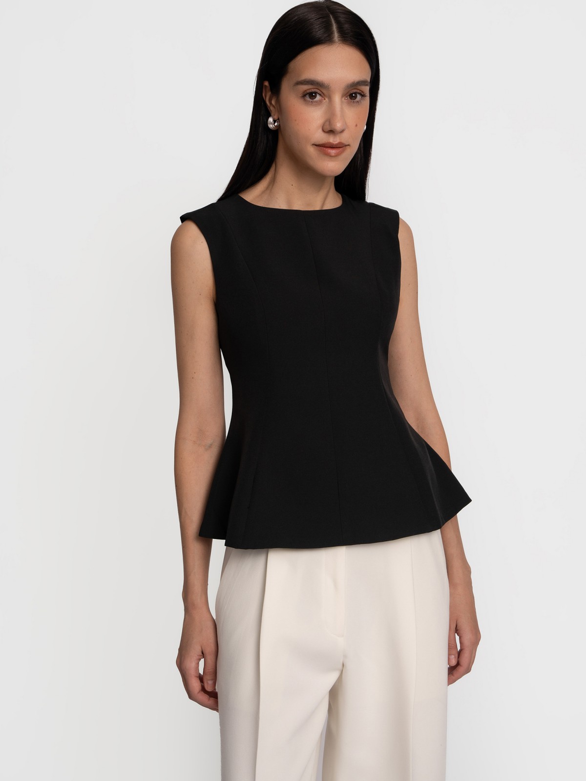 Блузка без рукавов