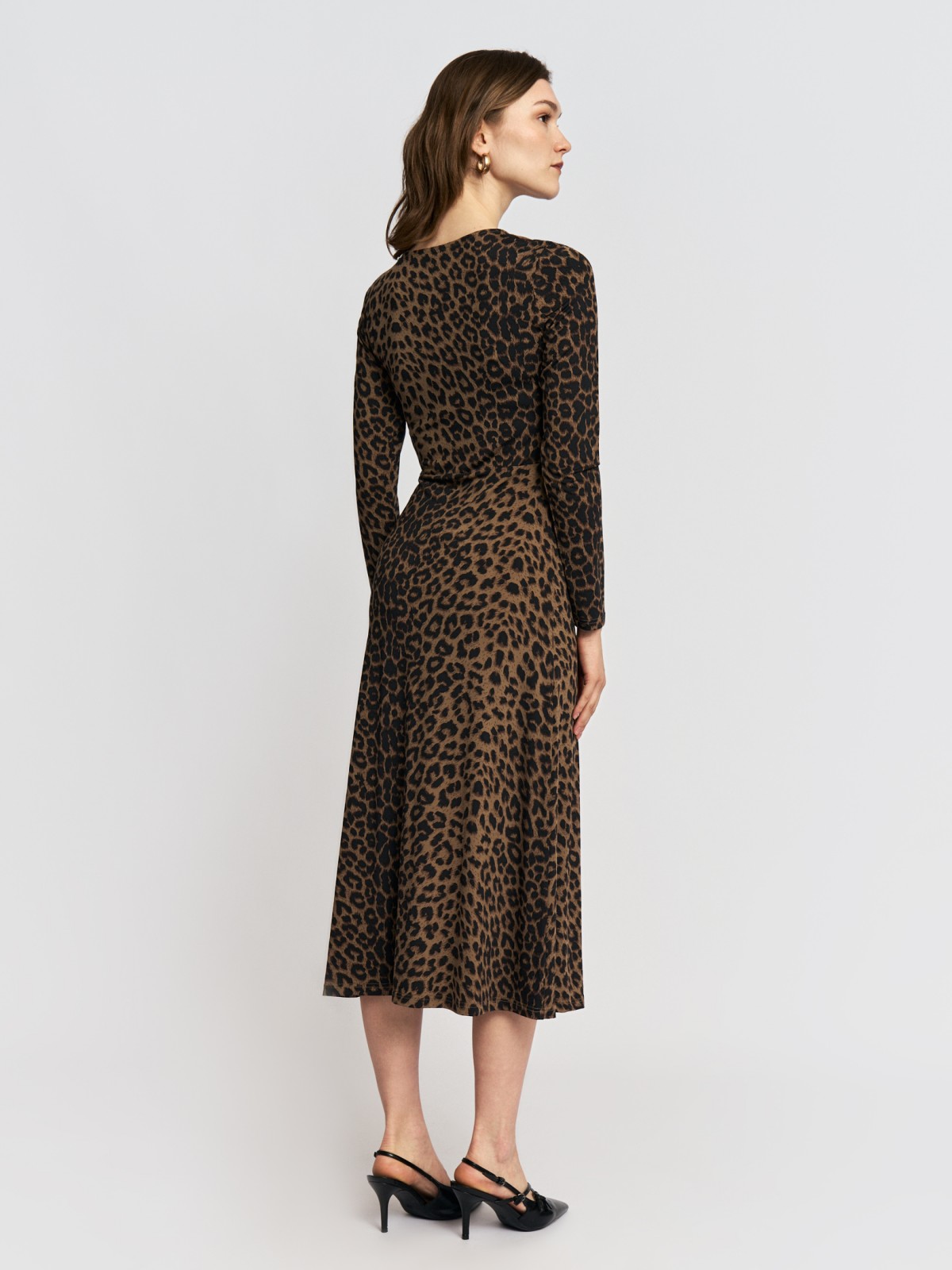 Леопардовое платье миди с декоративным узлом