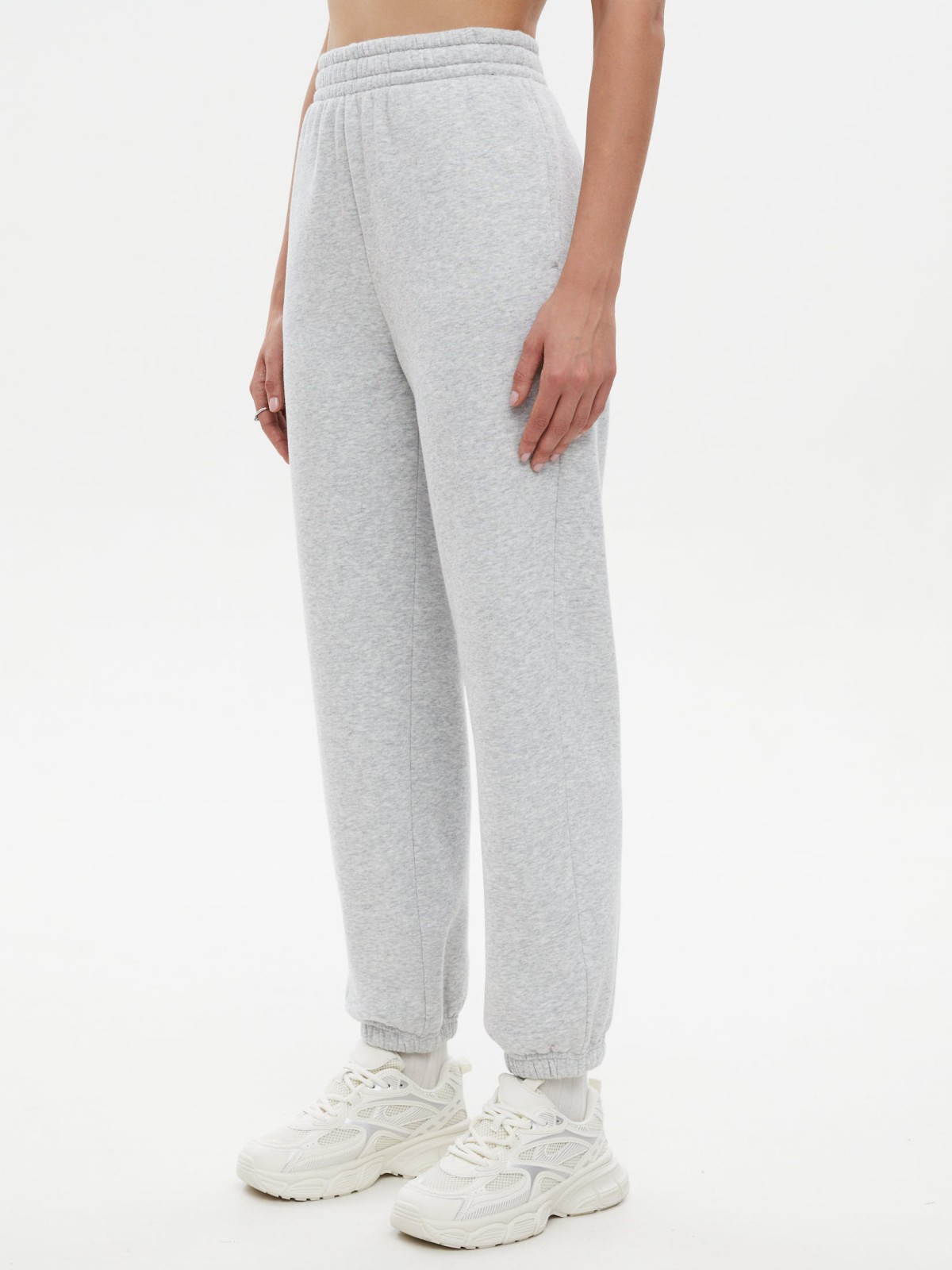 Утеплённые брюки-джоггеры на резинке