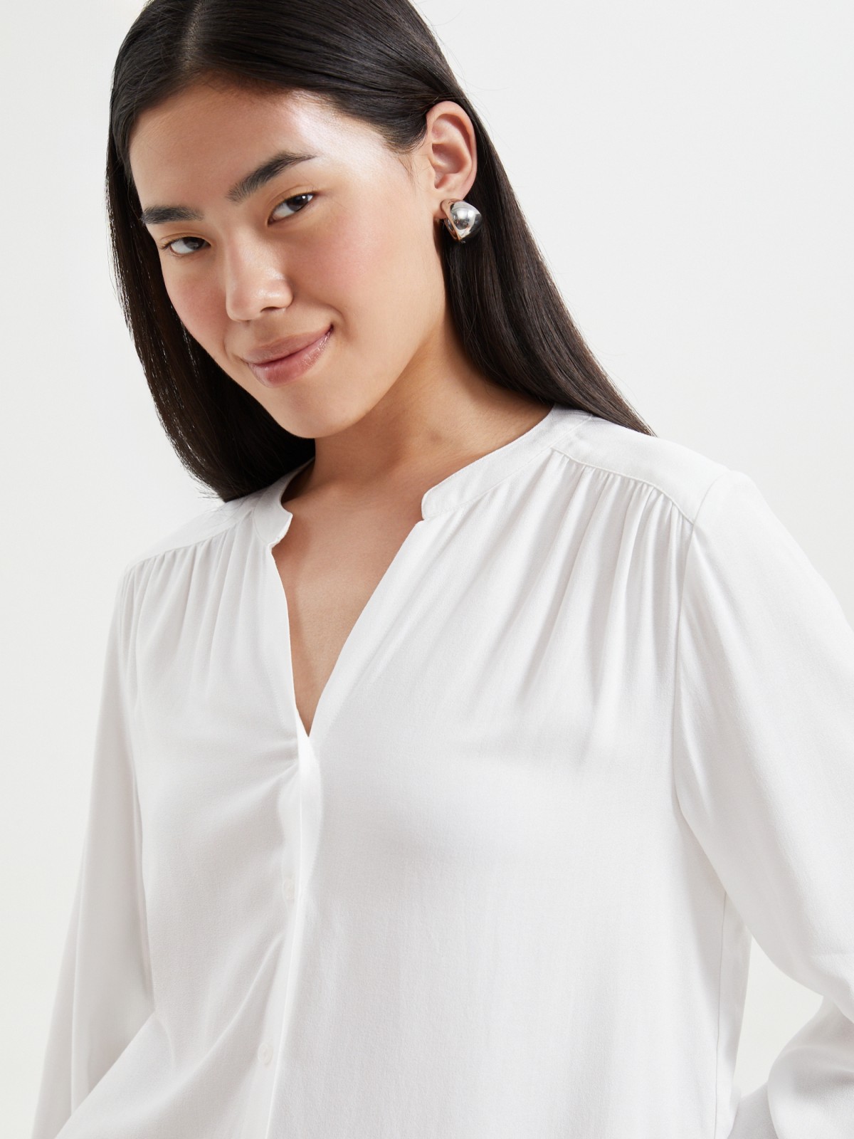 Офисная рубашка из вискозы с длинным рукавом