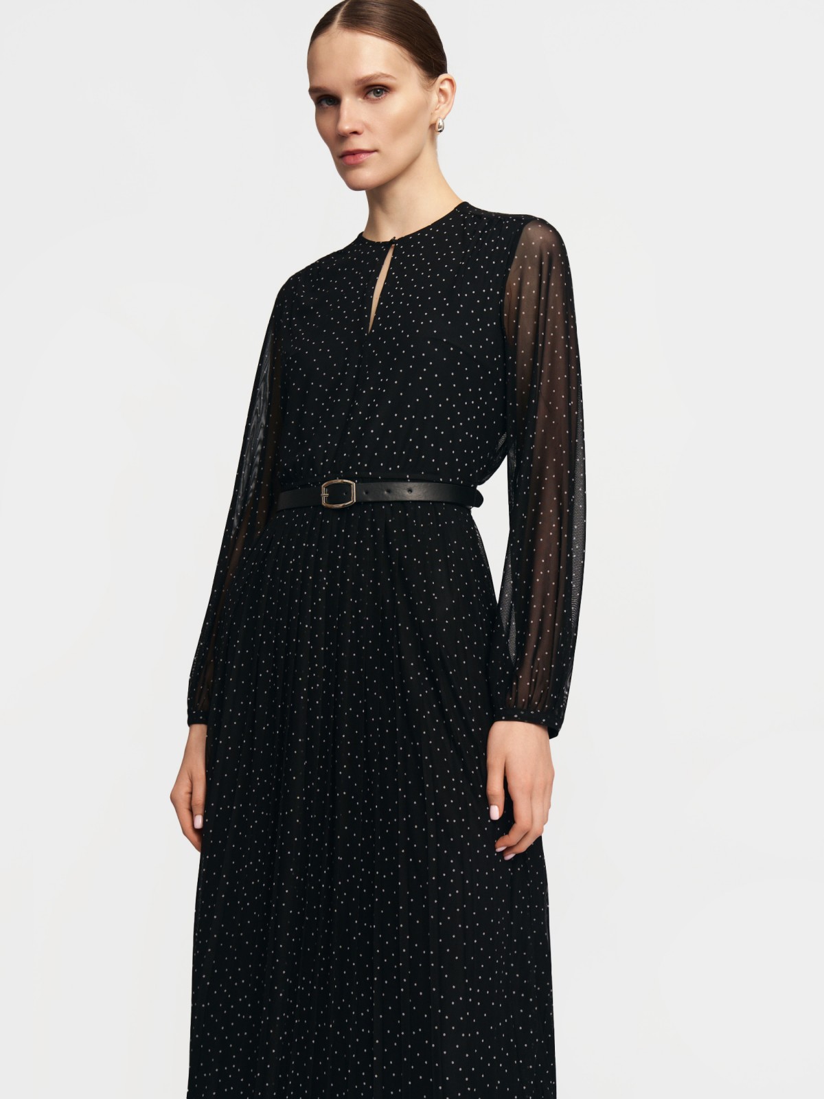 Платье миди с плиссировкой и ремнём