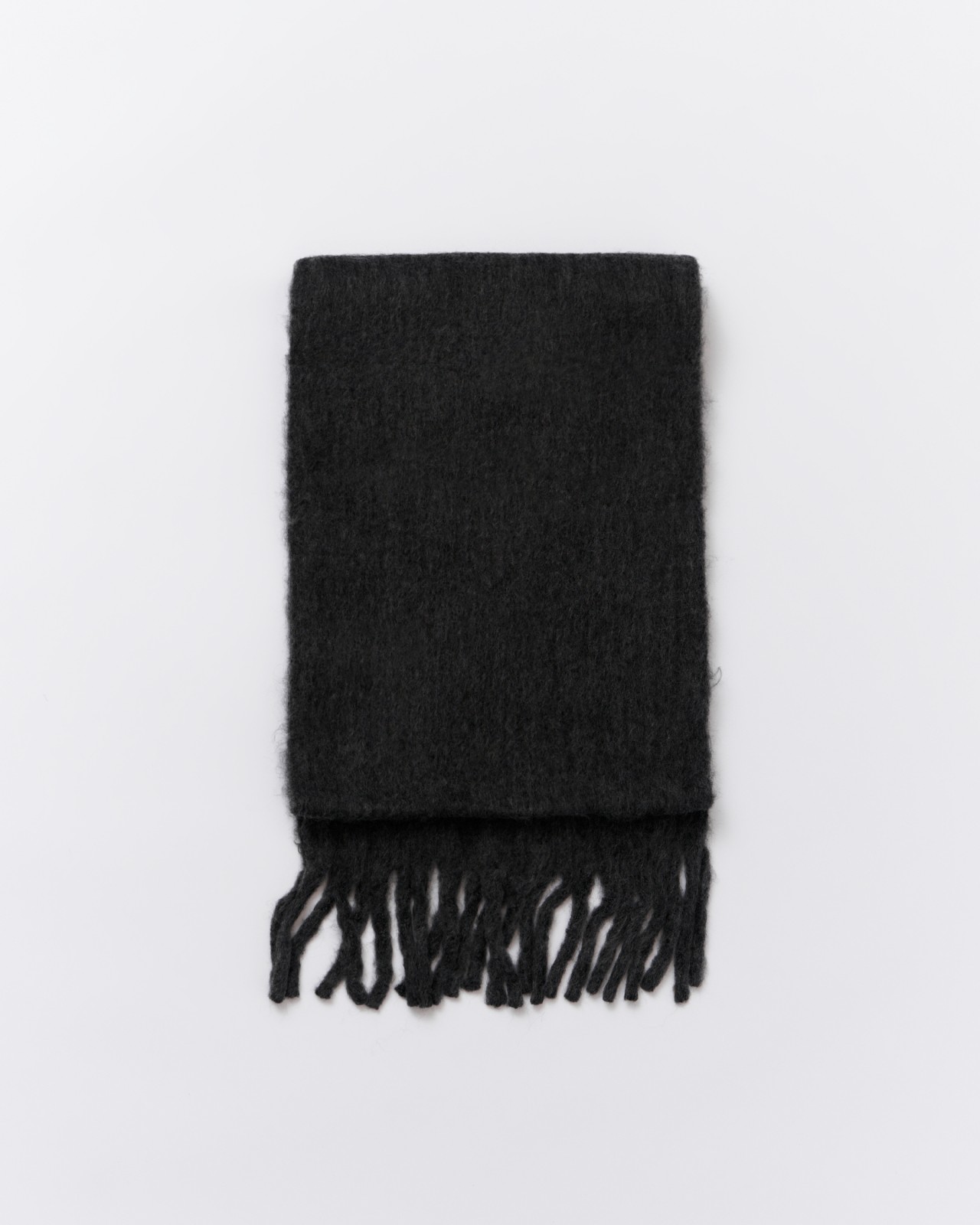 Тёплый шарф с длинной бахромой