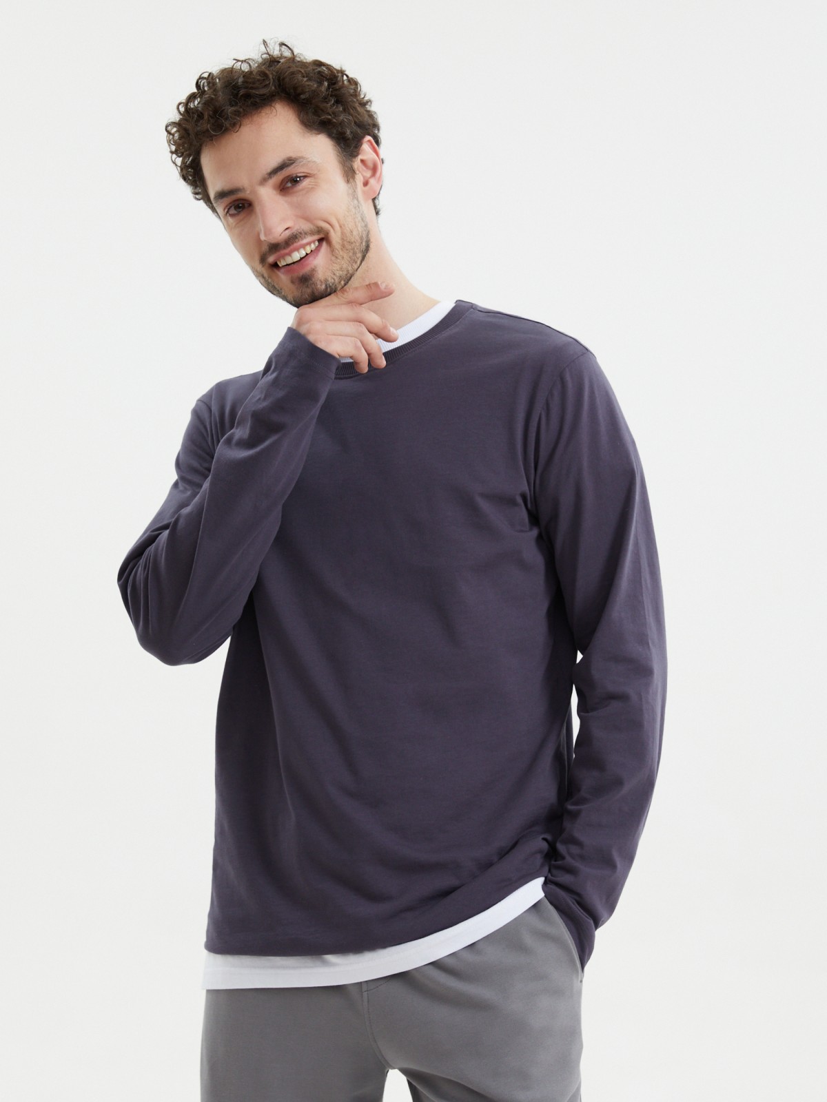 Однотонный лонгслив из хлопка с длинным рукавом