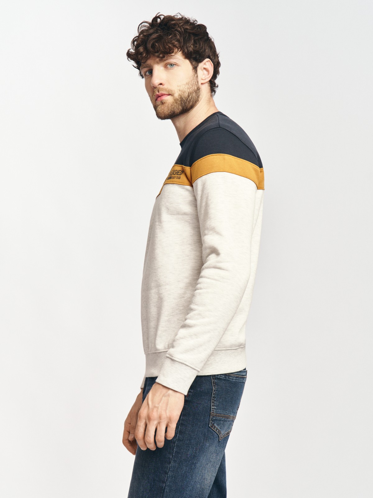 Утеплённый свитшот прямого кроя с начёсом