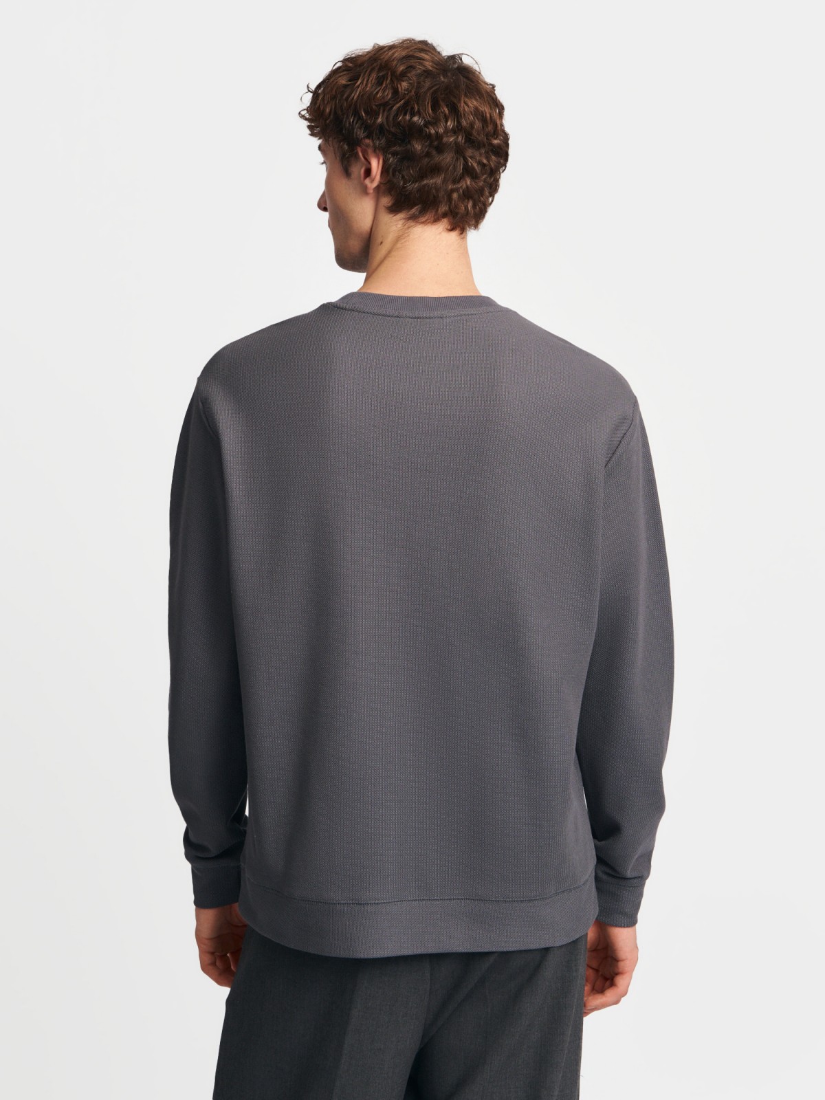 Трикотажный лонгслив с длинным рукавом