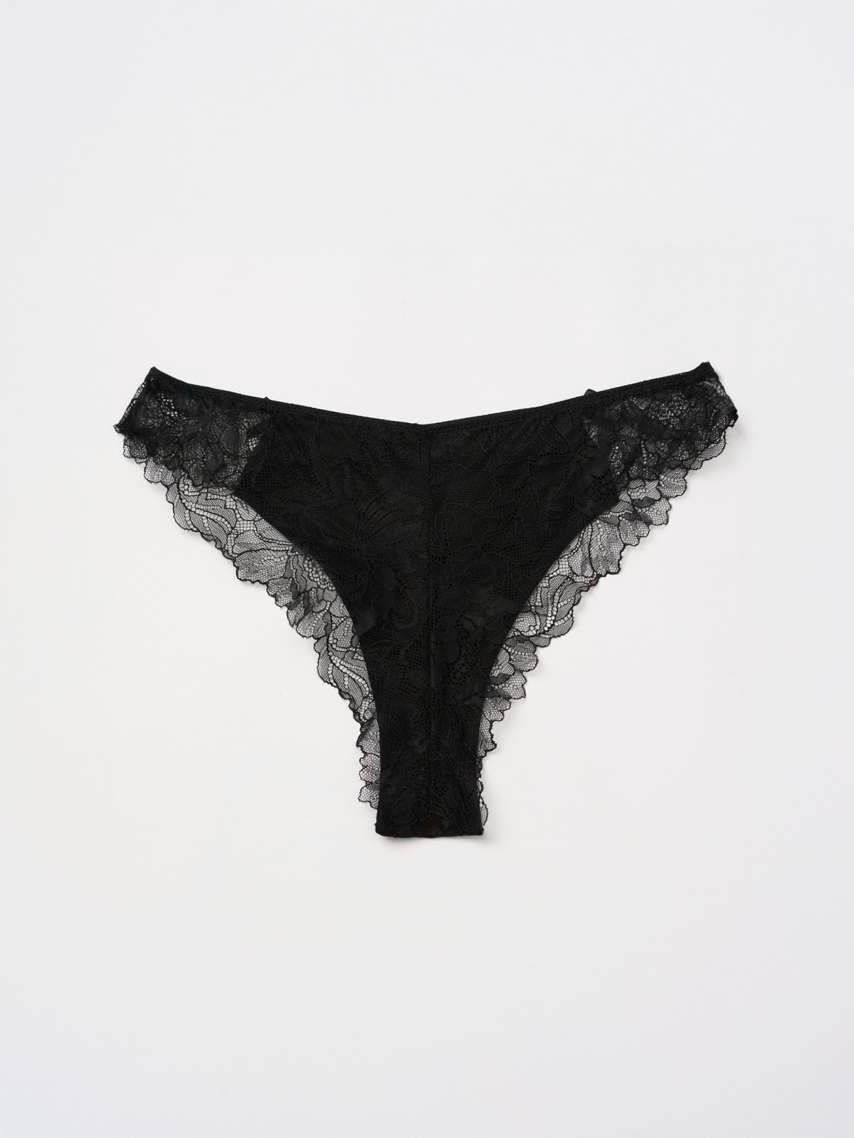 Трусы бразильяна с кружевом