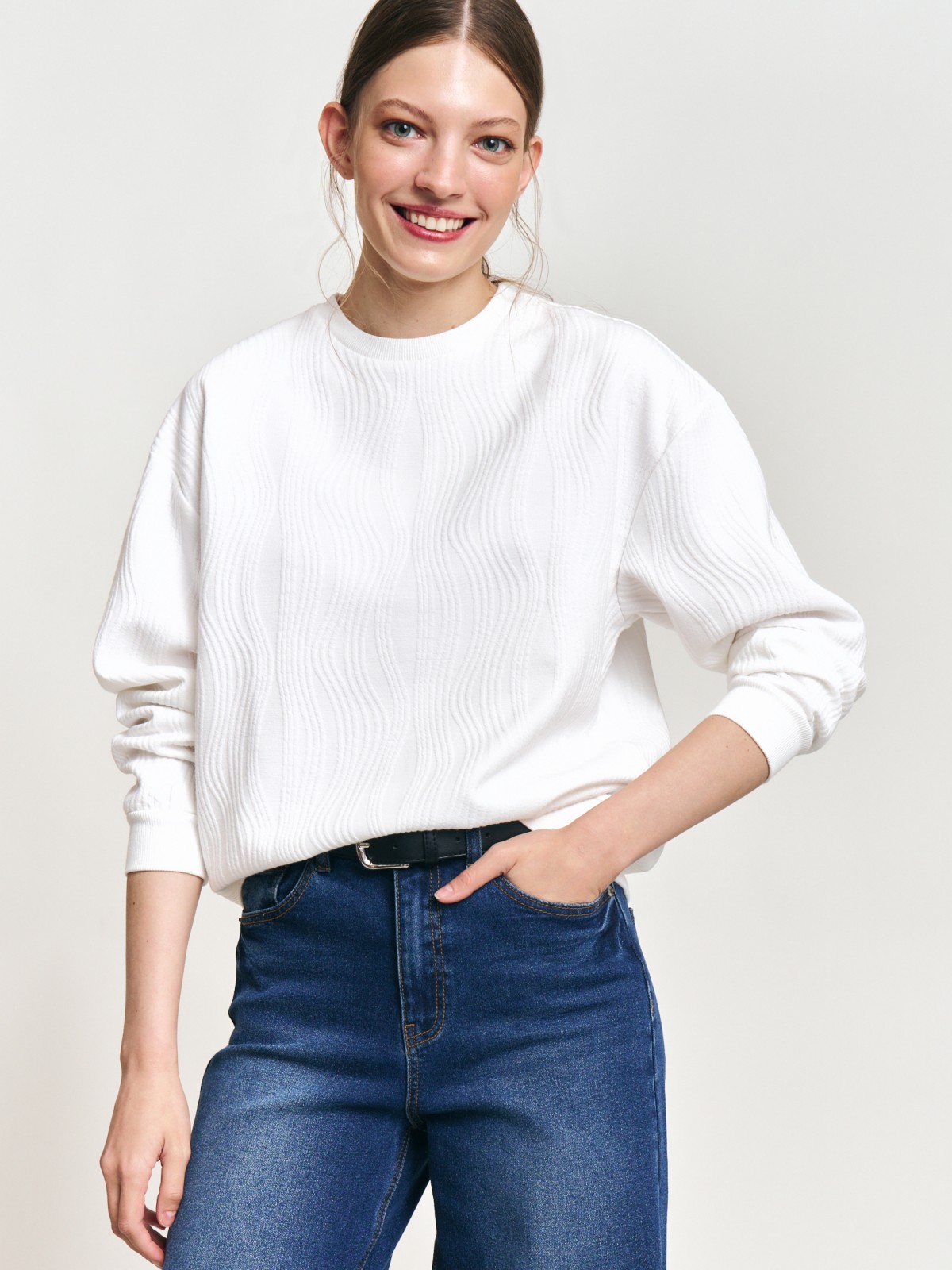 Трикотажный свитшот с фактурным узором