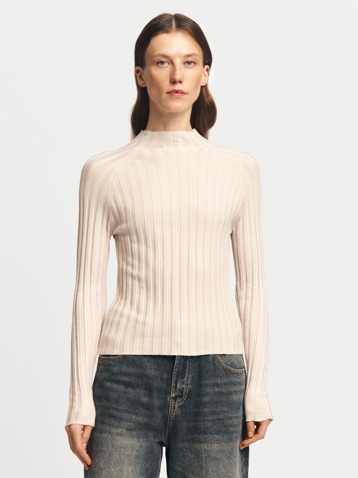 Трикотажный свитер-водолазка с горлом