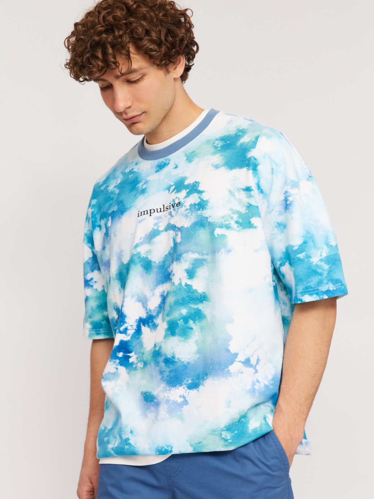 Футболка оверсайз из хлопка с тай-дай принтом