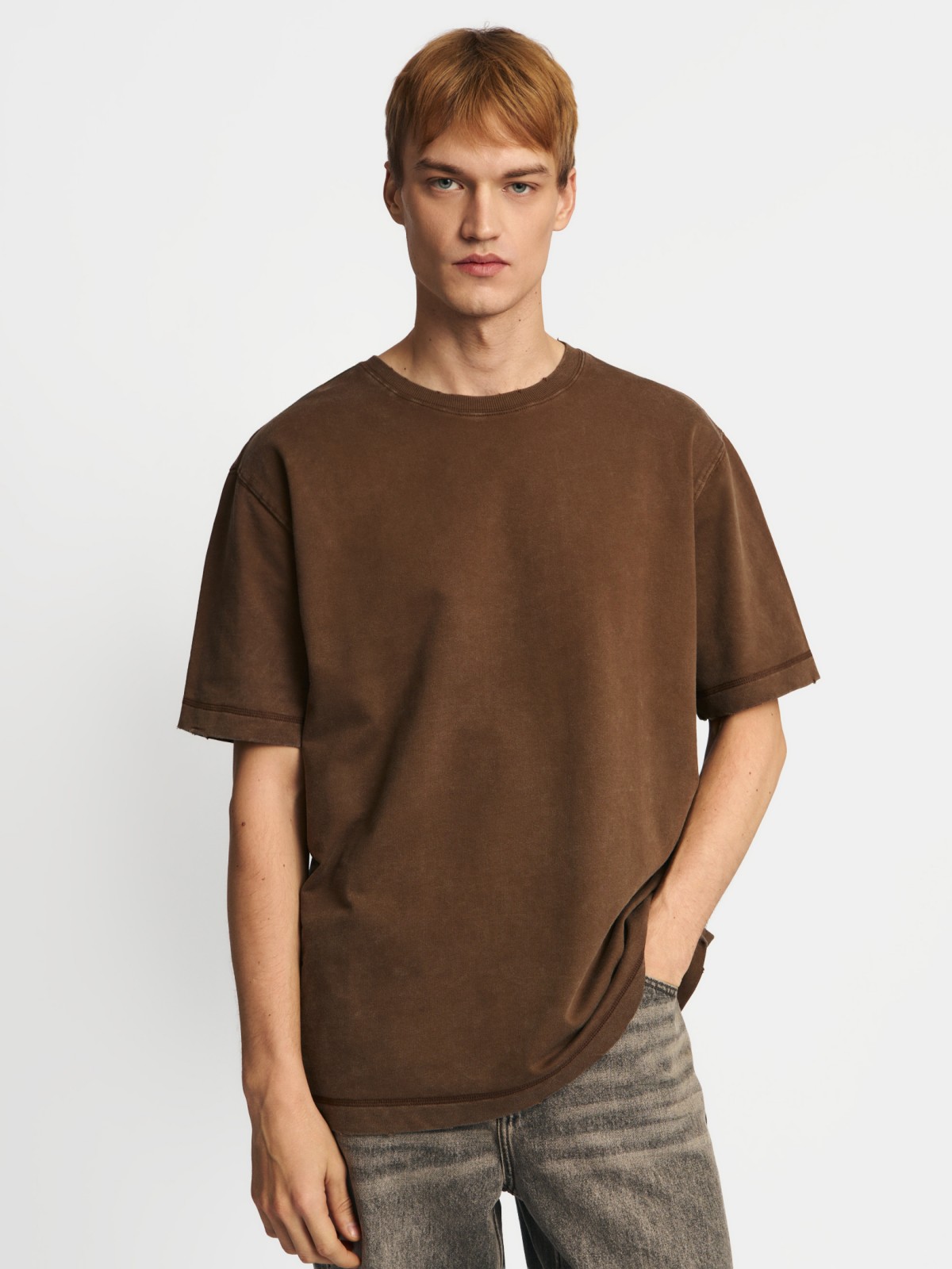 Однотонная базовая футболка из хлопка