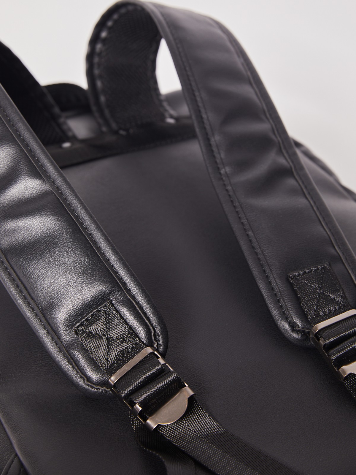 Городской рюкзак из искусственной кожи zolla 012119462015, цвет черный, размер No_size - фото 6