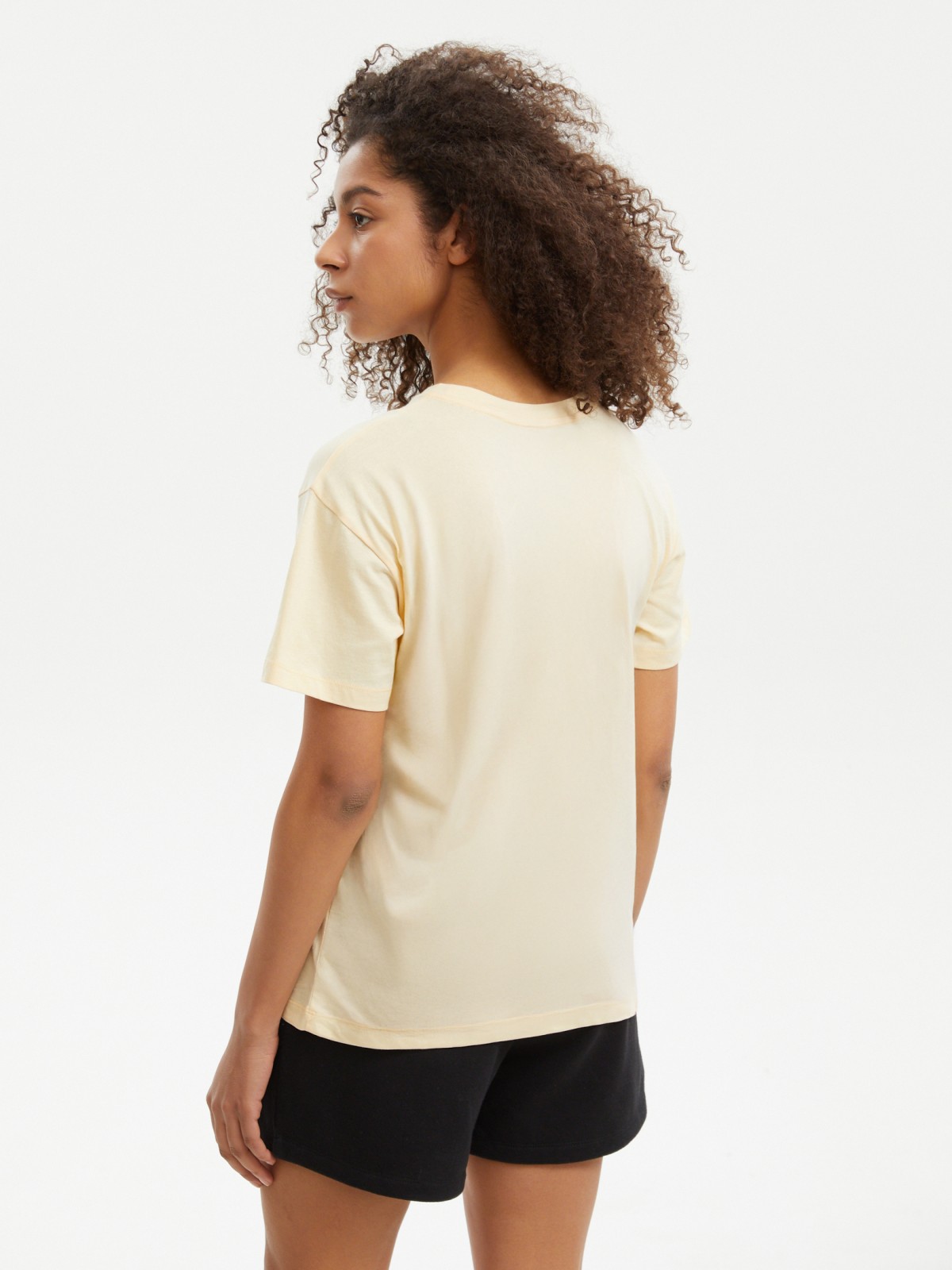 Однотонная футболка из хлопка