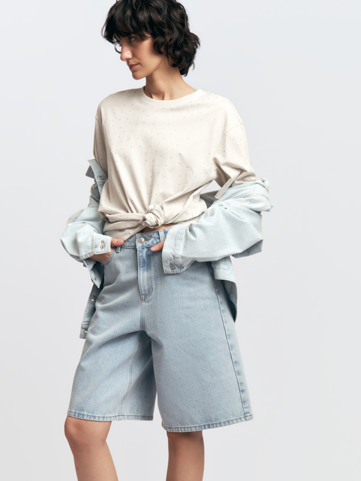 Футболка из хлопка со стразами