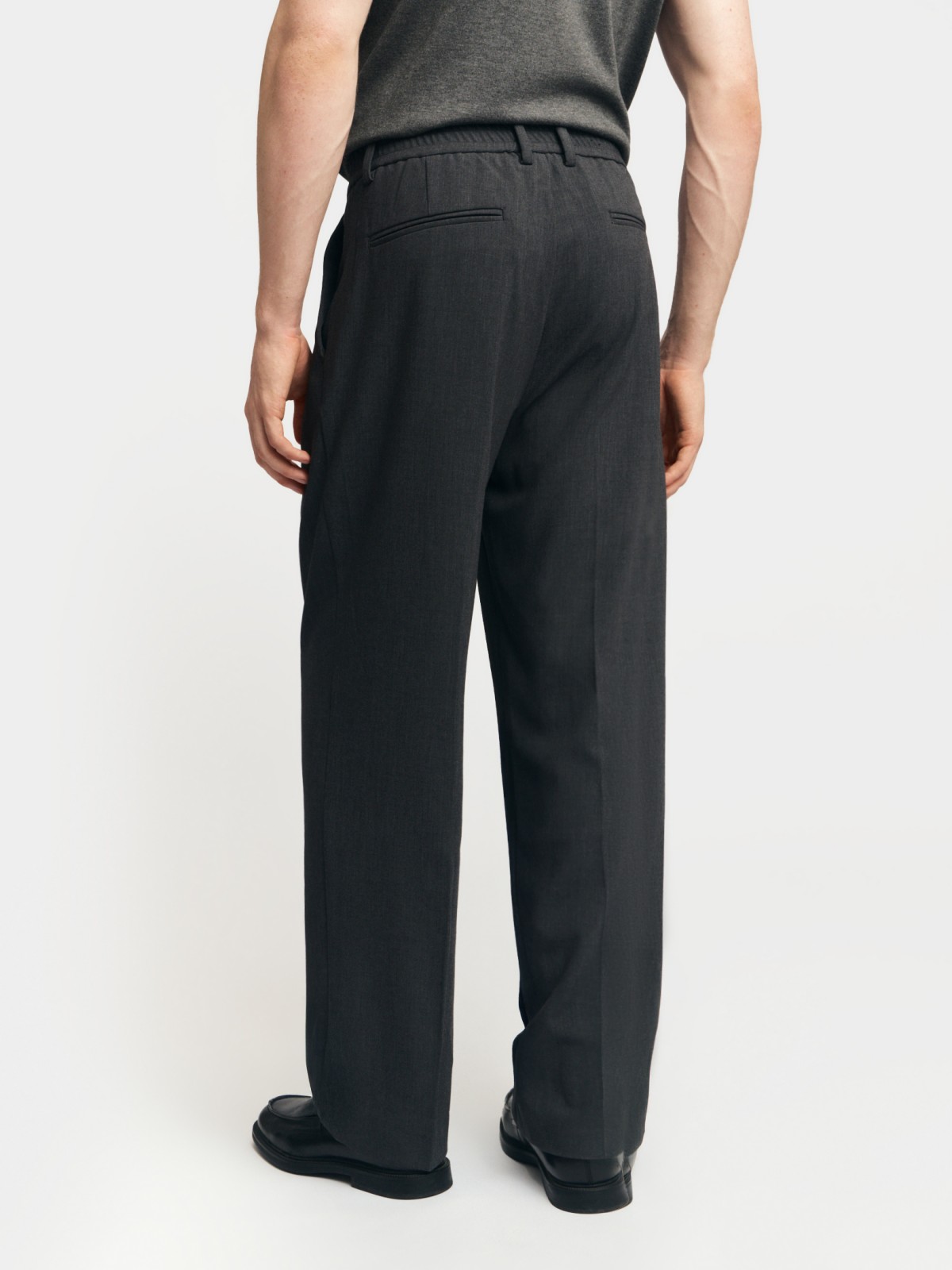 Брюки свободного силуэта с поясом на резинке