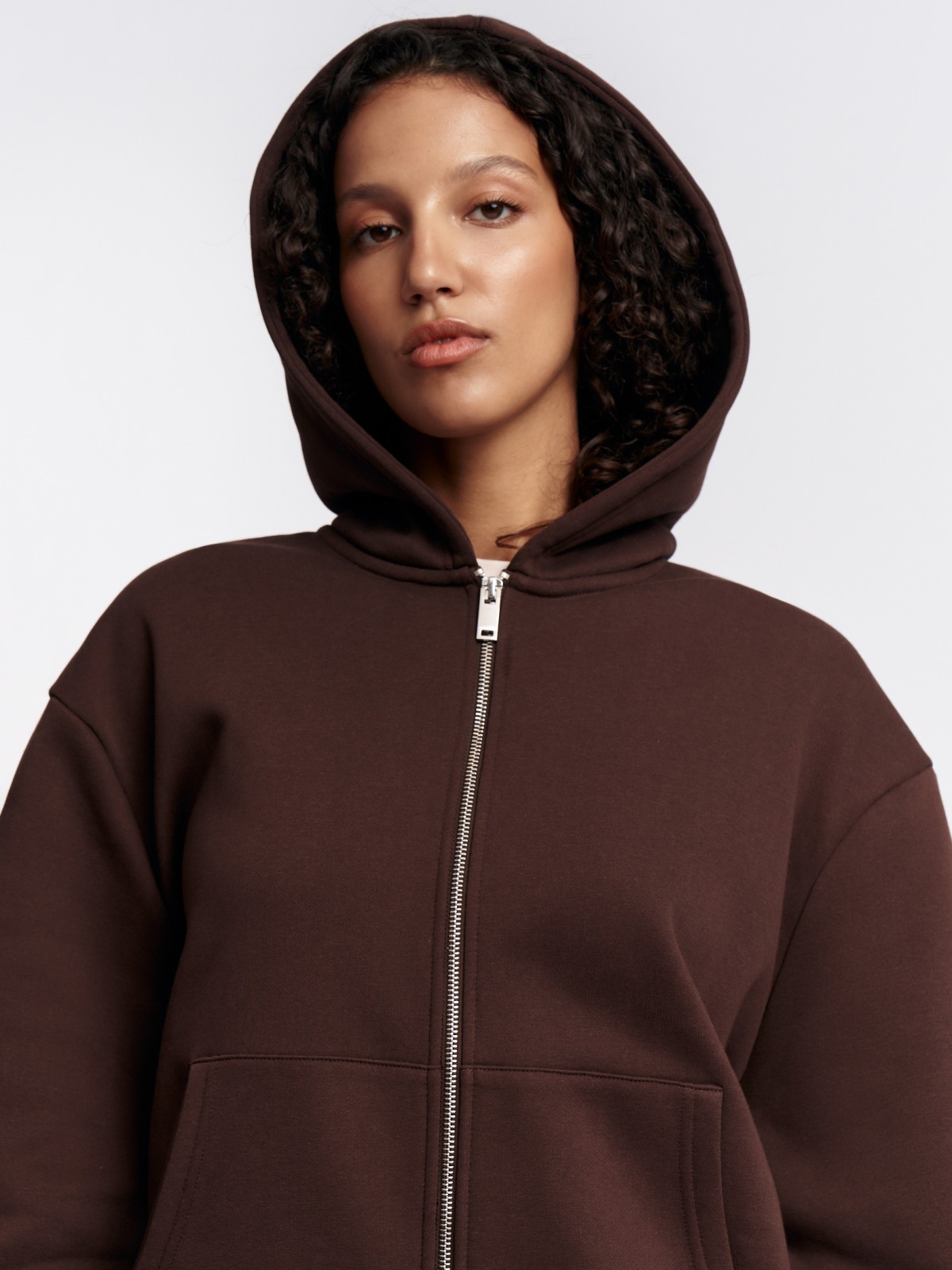 Утеплённая толстовка на молнии с начёсом и капюшоном