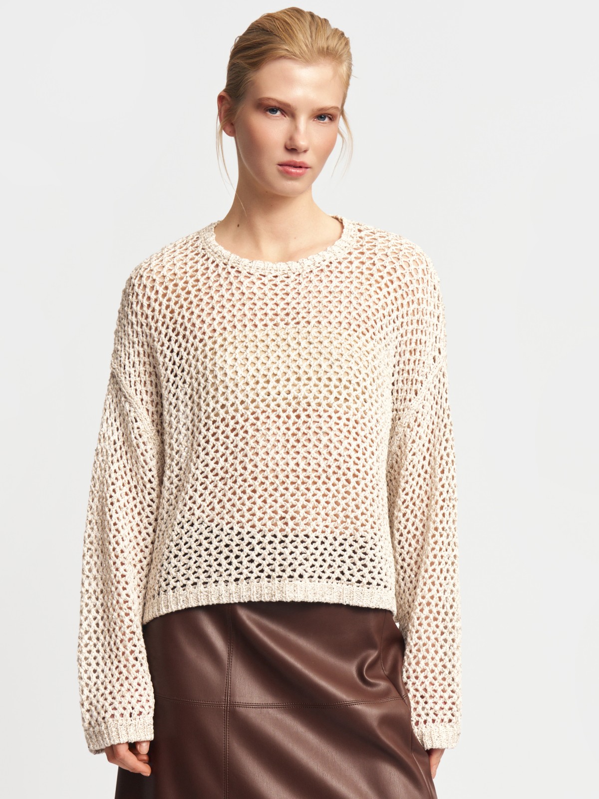 Вязаный джемпер-сетка с пайетками