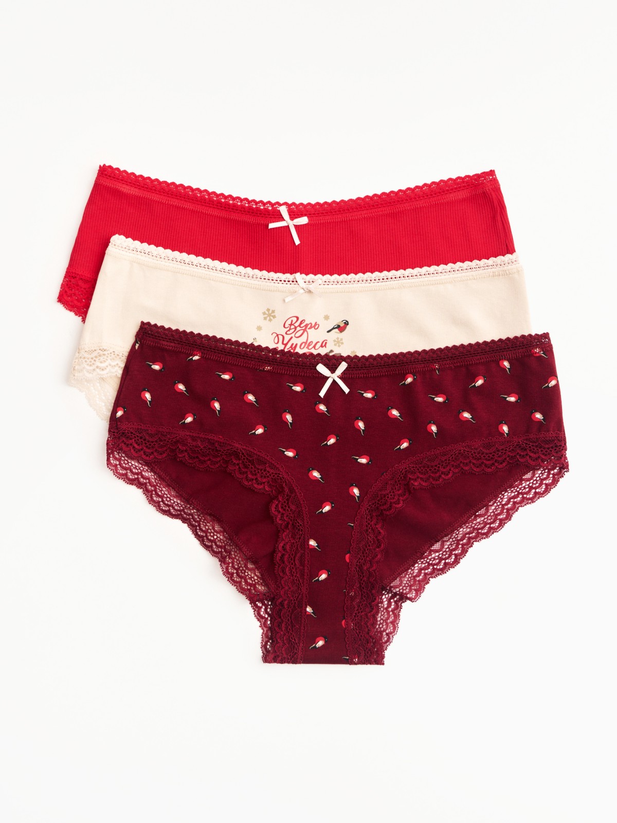 Набор новогодних трусов 3 шт в комплекте 449₽