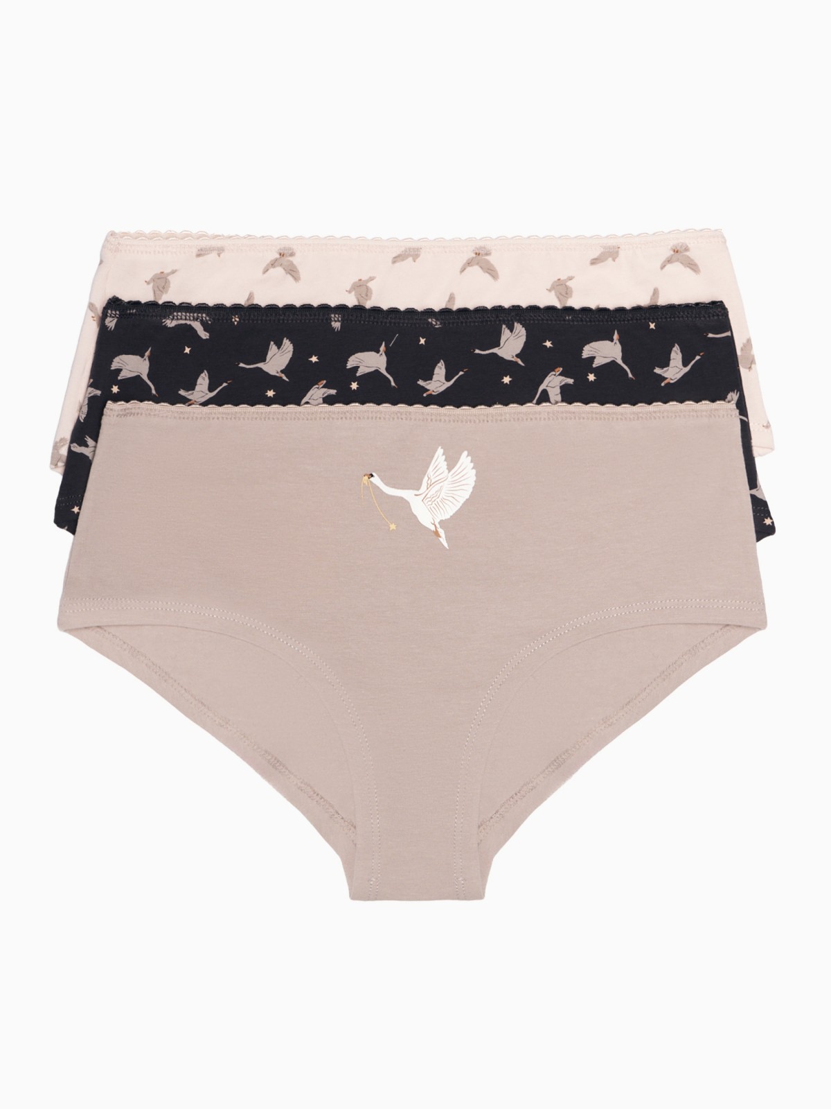 Набор трусов 3 шт в комплекте 799₽