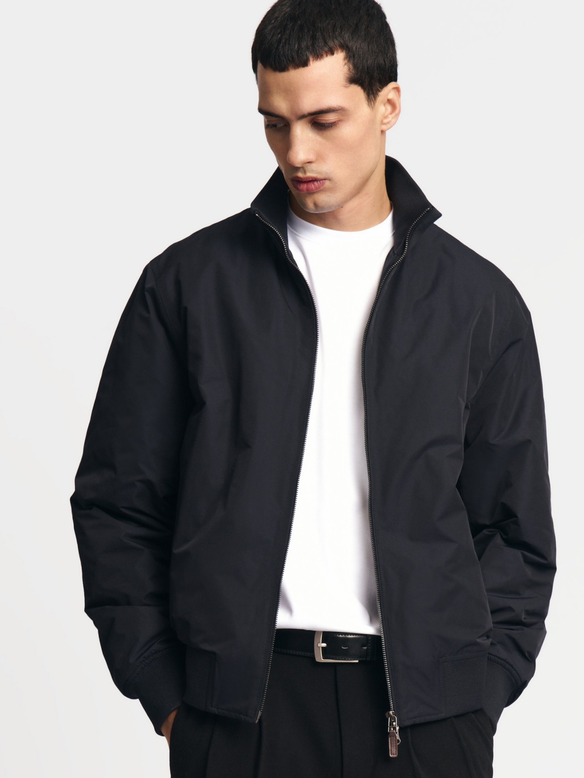 Утеплённая куртка-бомбер с воротником-стойкой