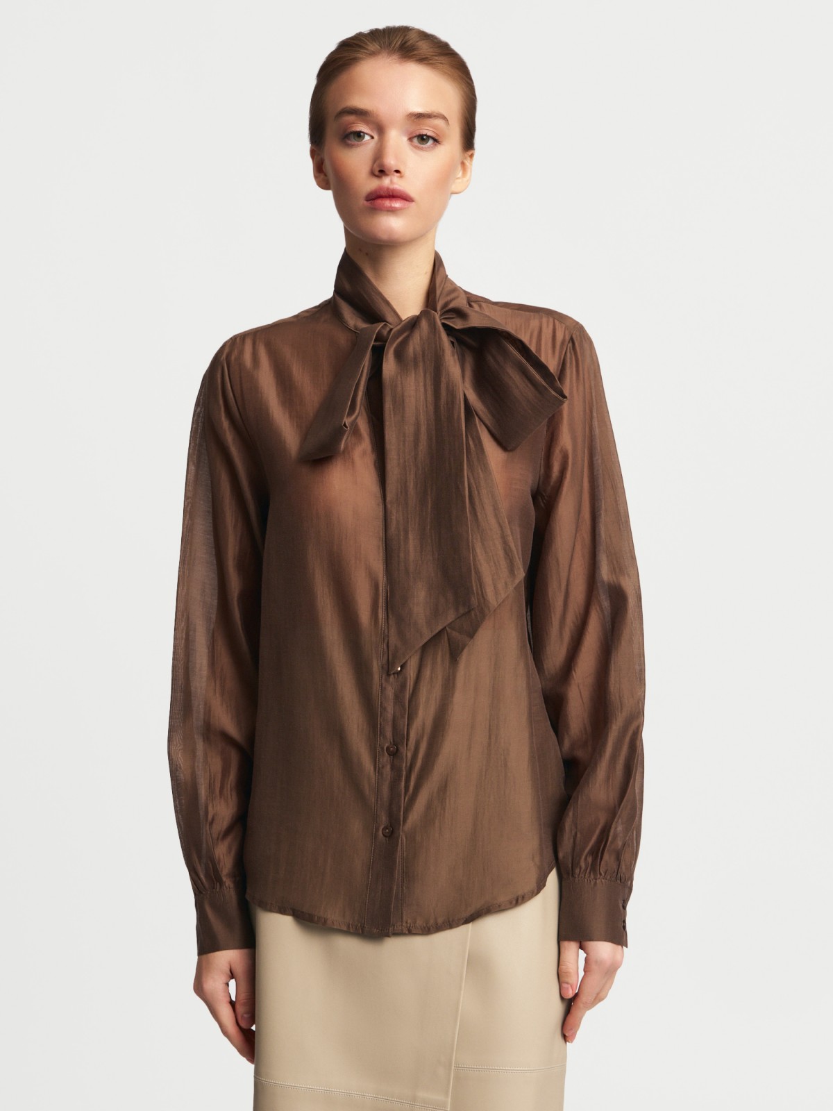 Блузка-рубашка с бантом