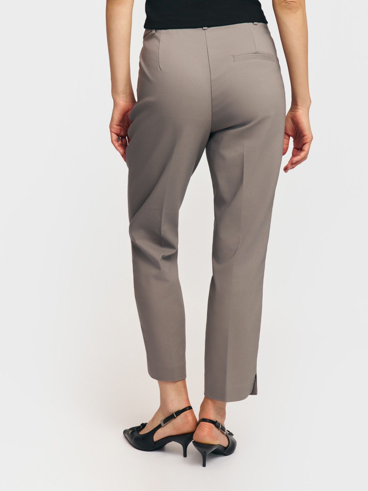 Офисные брюки силуэта Slim