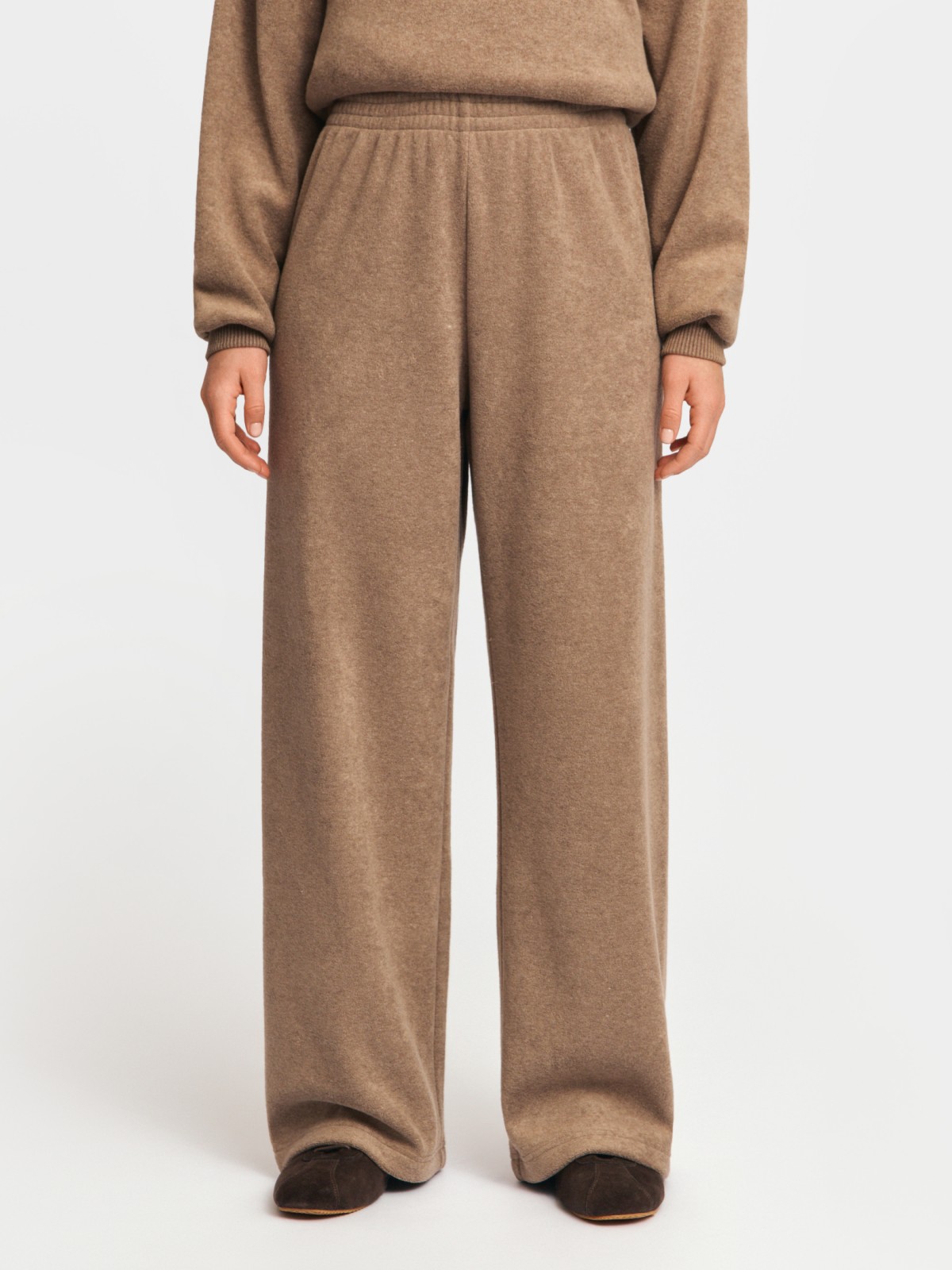 Велюровые брюки на резинке