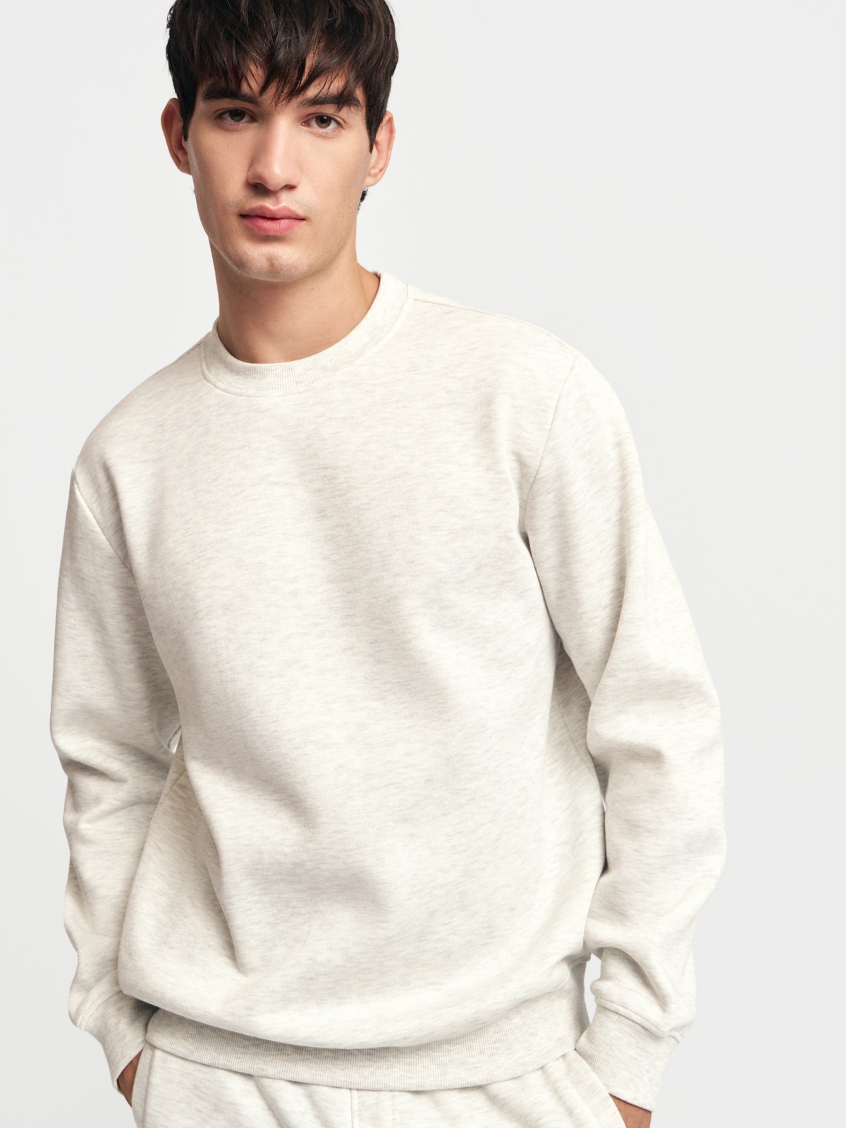 Утеплённый свитшот прямого кроя с длинным рукавом