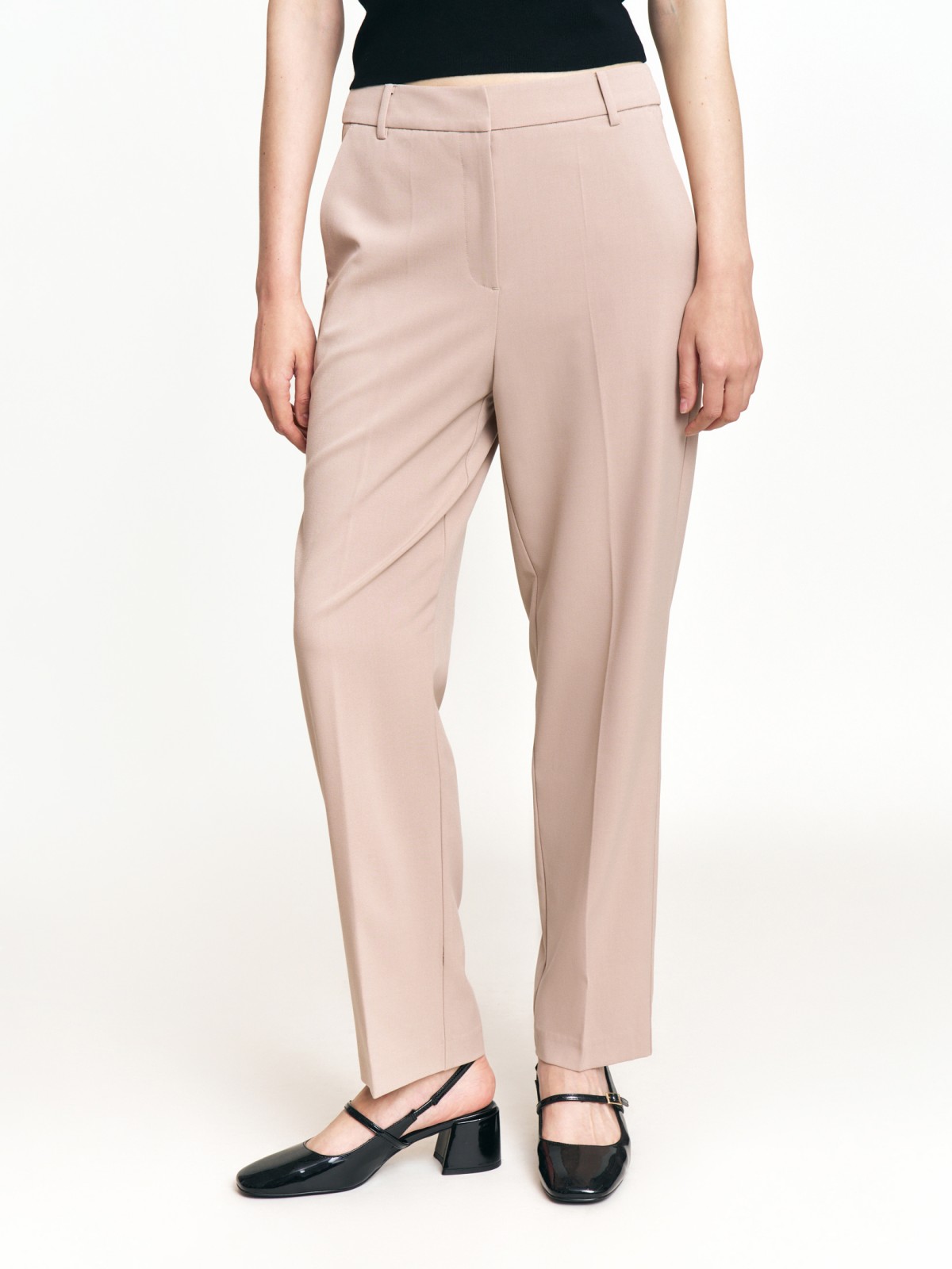 Офисные брюки силуэта Slim