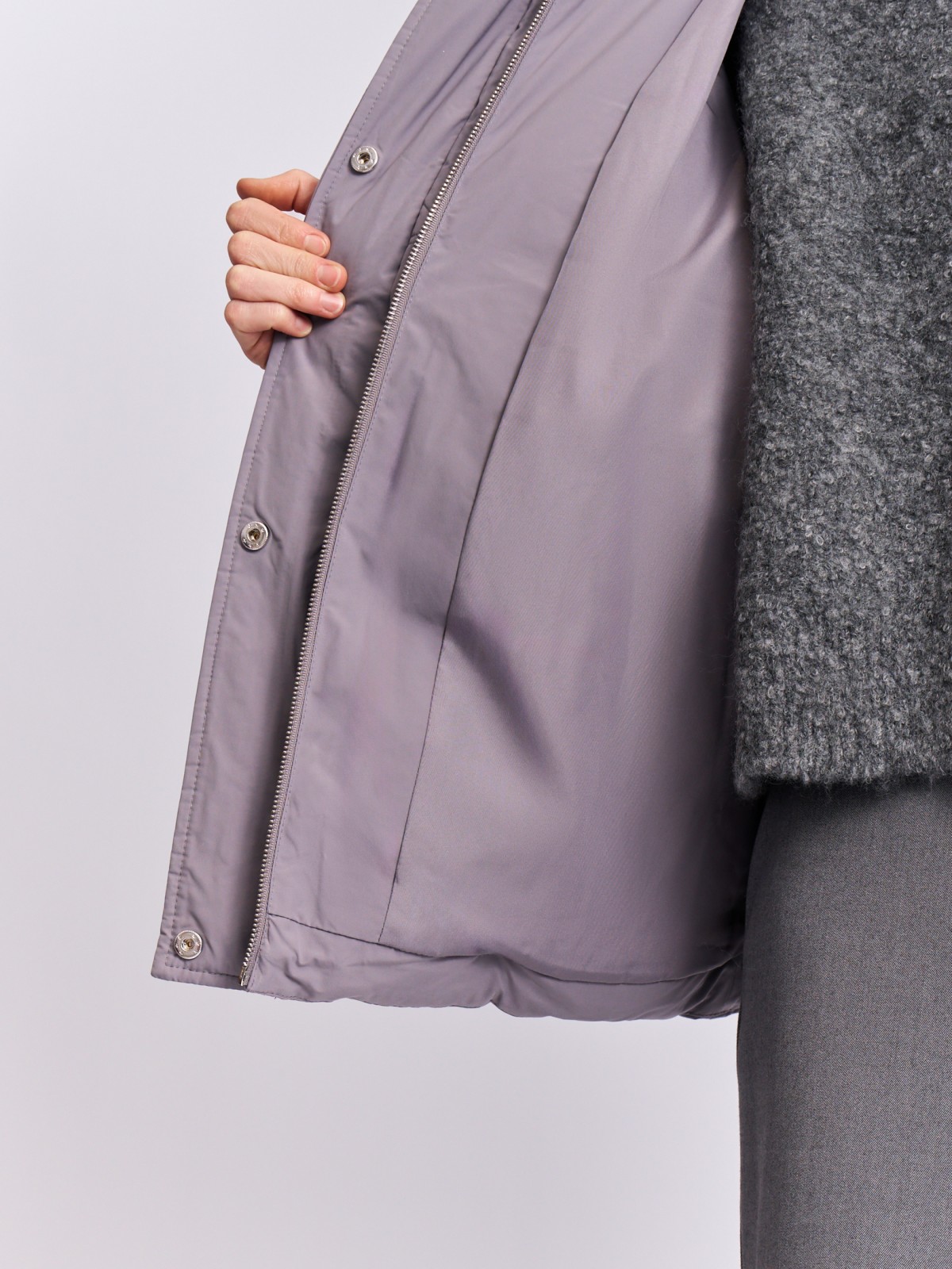 Тёплая куртка с высоким воротником