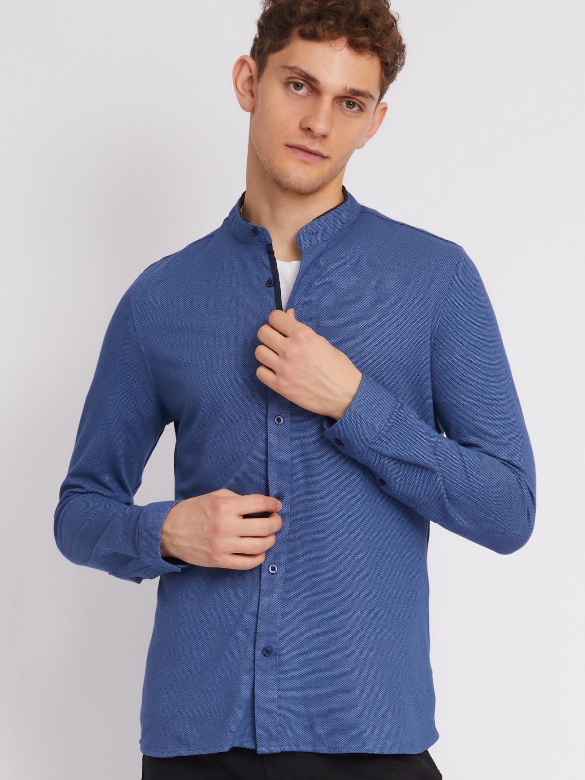 Офисная рубашка из хлопка с воротником-стойкой и длинным рукавом zolla 012322159071, цвет темно-синий, размер M - фото 1